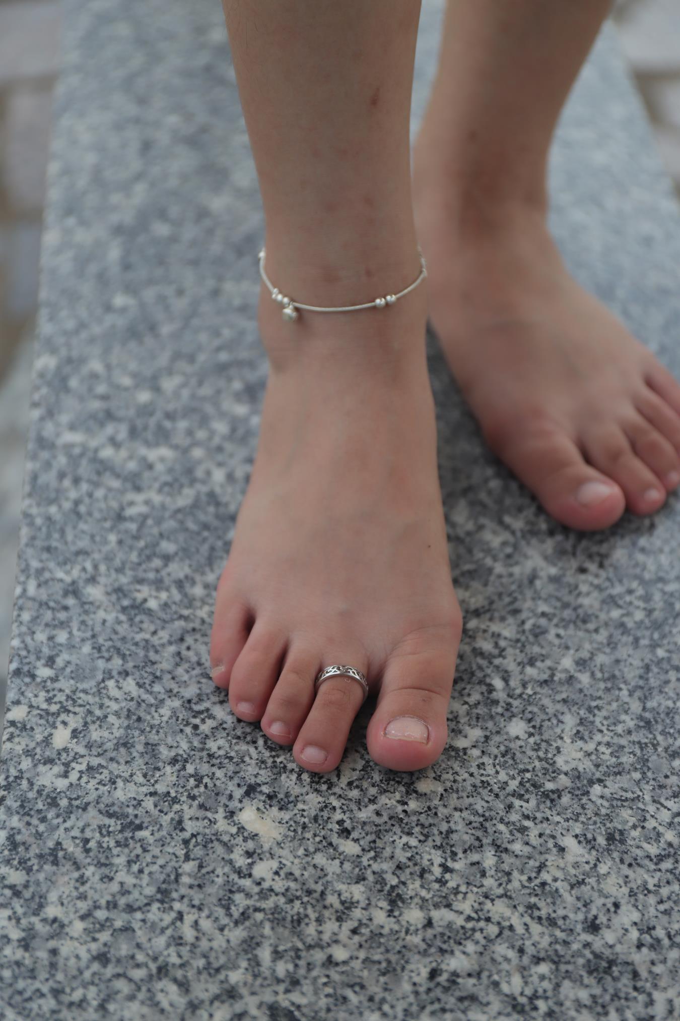 图片[123]-Pary摄影 NO.006 气质美少妇嫣茹在湖中亭大方秀脚[135P] – 速更版-美库