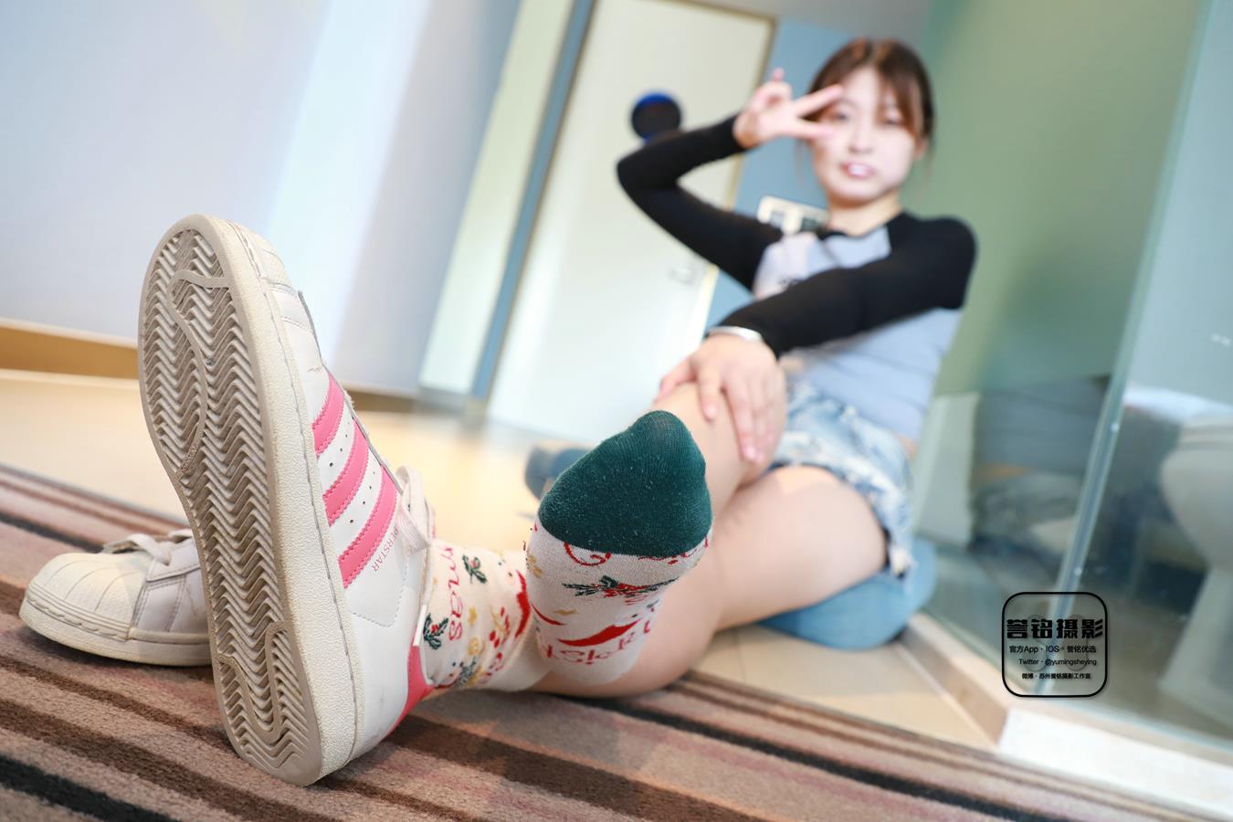 图片[11]-[誉铭传媒]袜足摄影 2022年《圣诞节专享作品》[80P] – 速更版-美库