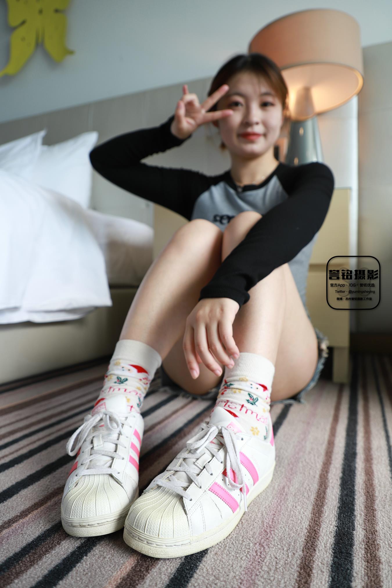 图片[75]-[誉铭传媒]袜足摄影 2022年《圣诞节专享作品》[80P] – 速更版-美库