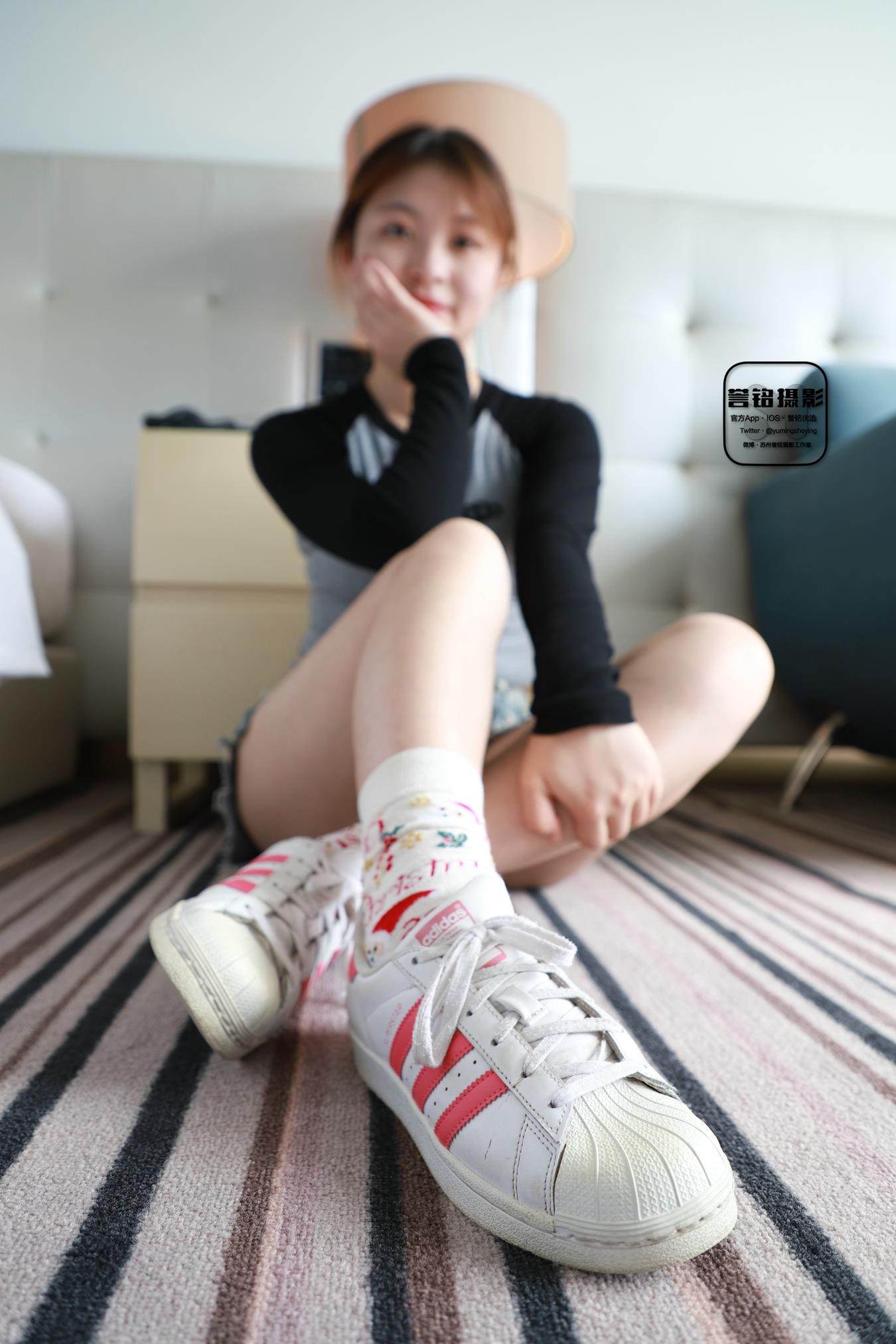 图片[79]-[誉铭传媒]袜足摄影 2022年《圣诞节专享作品》[80P] – 速更版-美库