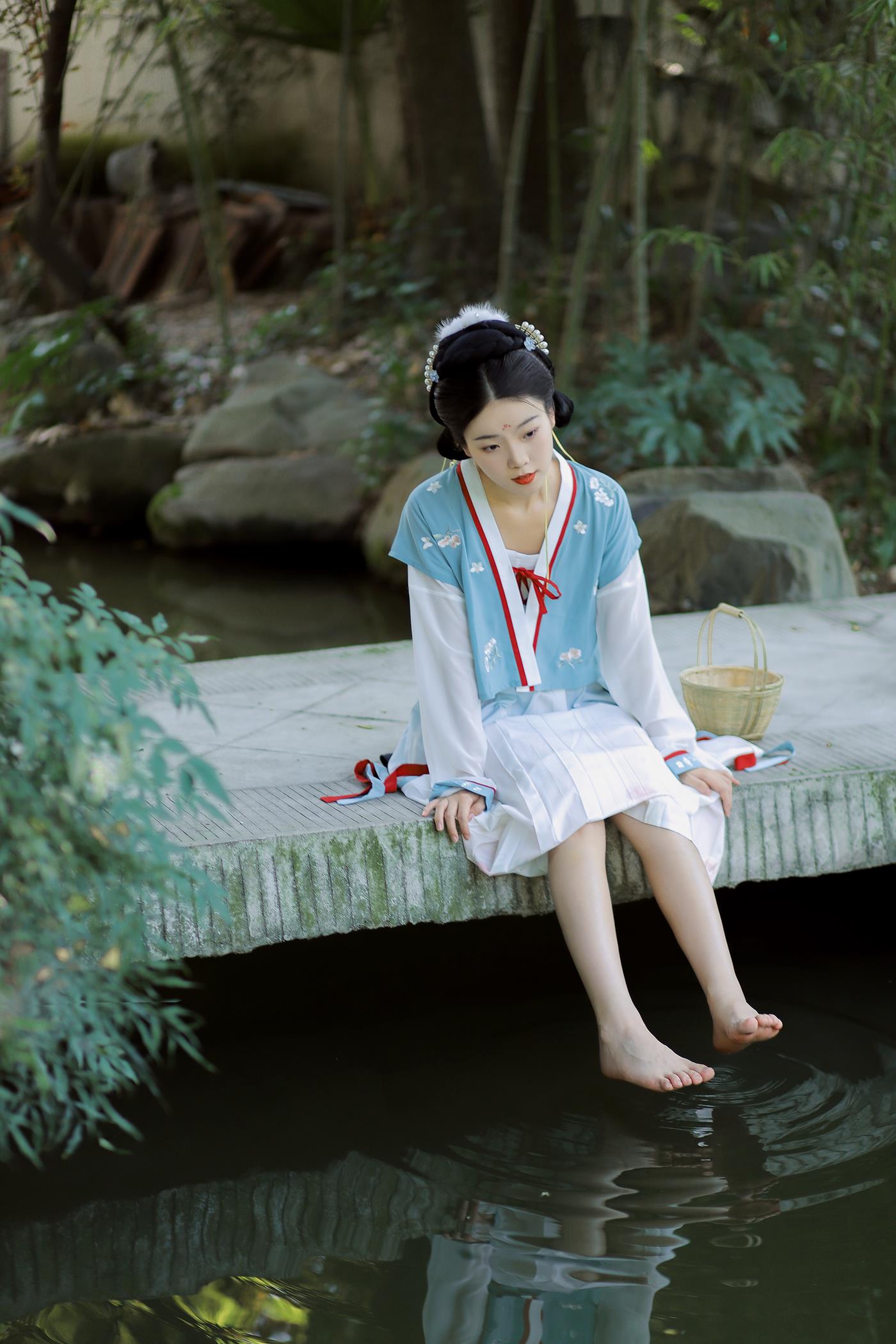 图片[14]-[YITUYU艺图语] 2022.01.22 豆蔻年华 一方伊人yi [22P] – 速更版-美库