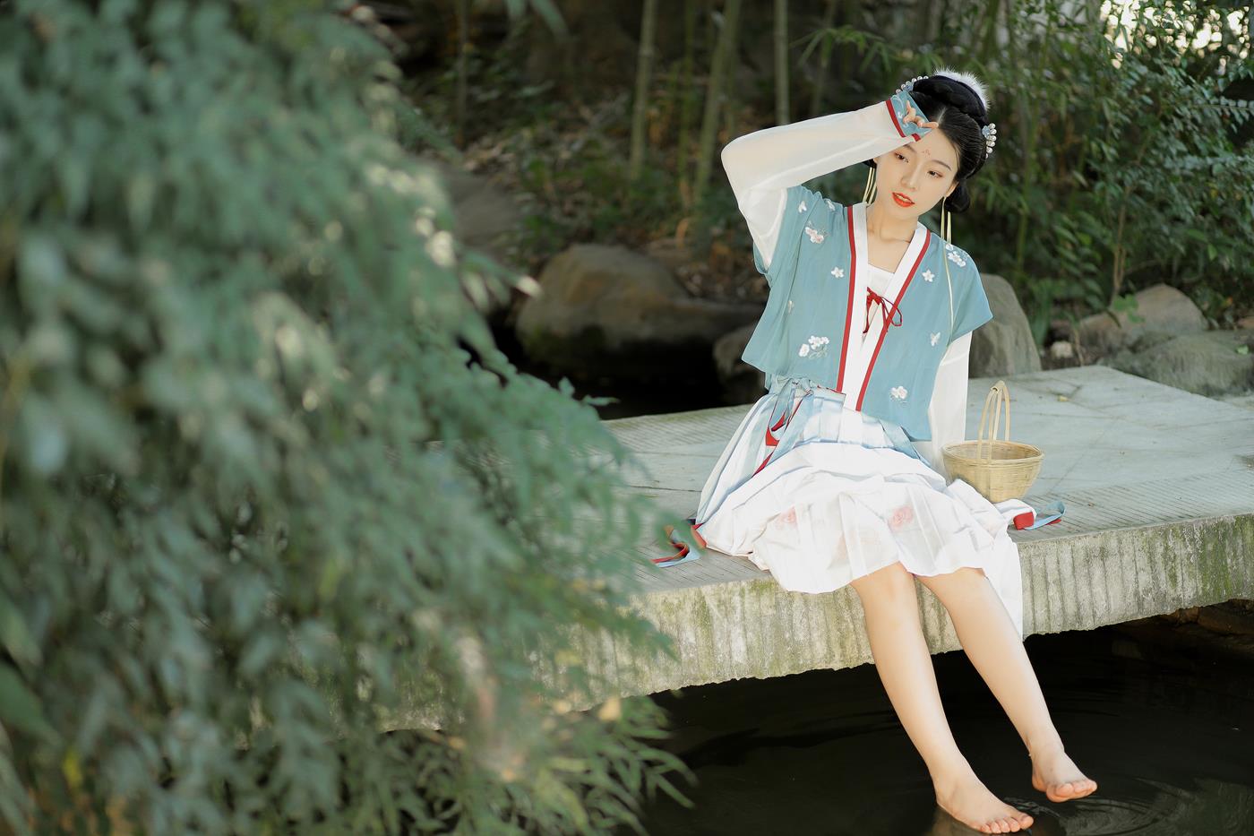 图片[16]-[YITUYU艺图语] 2022.01.22 豆蔻年华 一方伊人yi [22P] – 速更版-美库