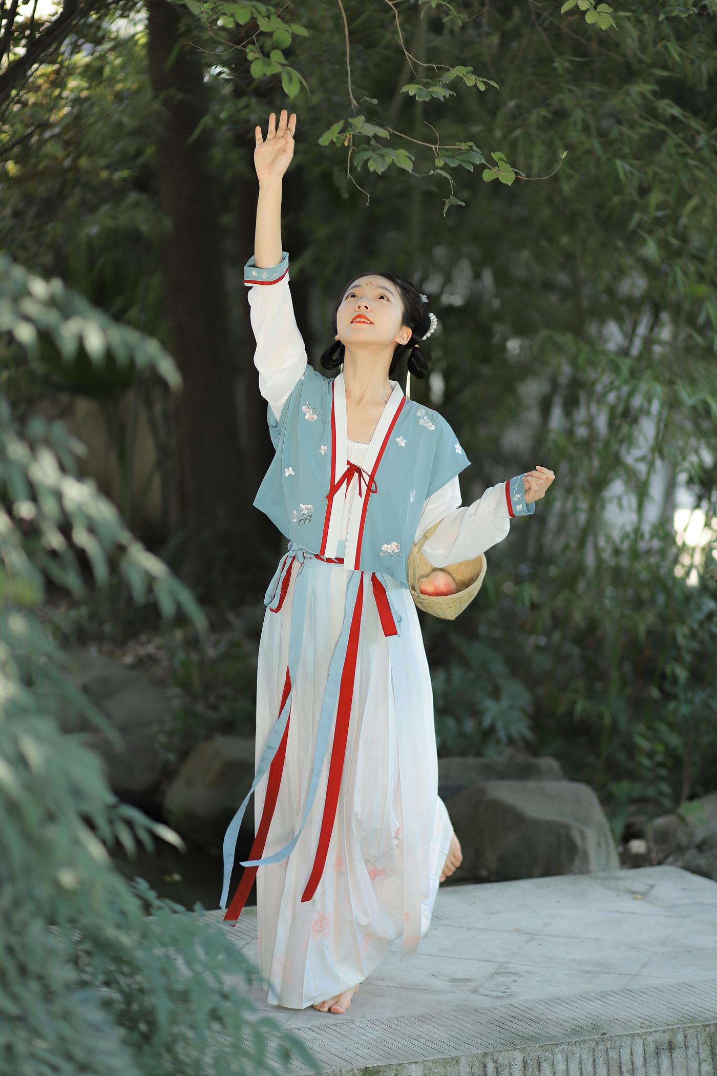 图片[17]-[YITUYU艺图语] 2022.01.22 豆蔻年华 一方伊人yi [22P] – 速更版-美库