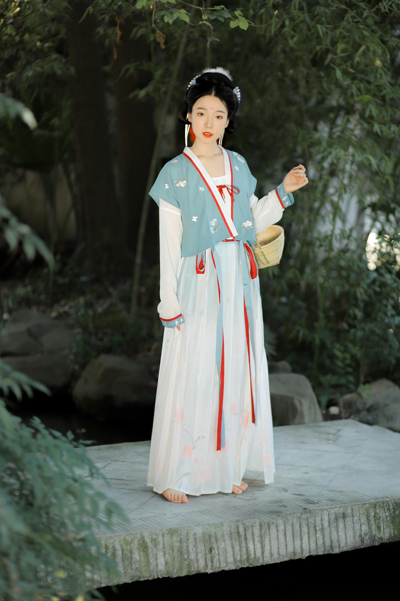 图片[22]-[YITUYU艺图语] 2022.01.22 豆蔻年华 一方伊人yi [22P] – 速更版-美库