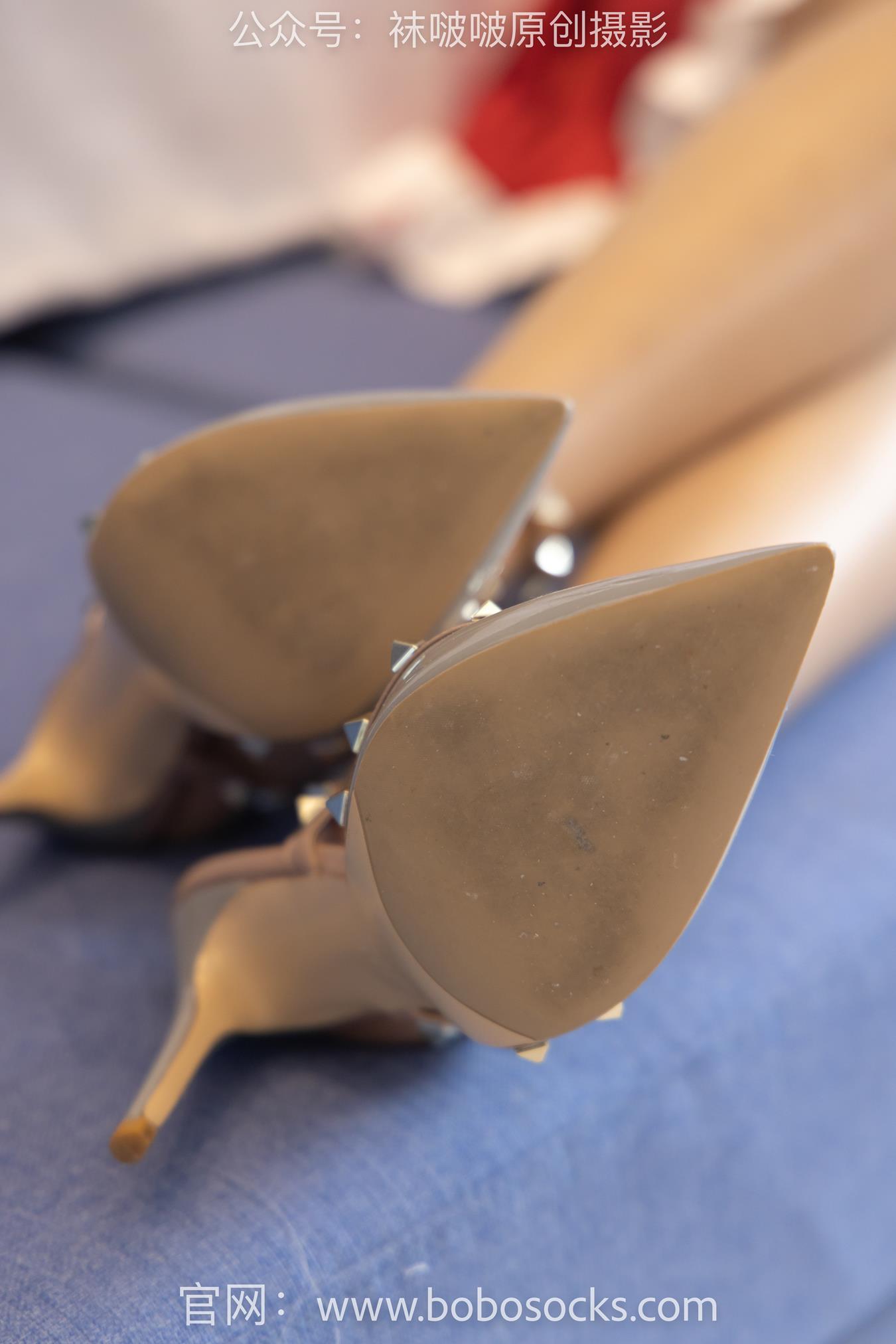 图片[18]-[BoBoSocks袜啵啵]NO.153 小甜豆-华伦天奴高跟鞋、油亮肉丝、油亮白丝、圣诞服[140P] – 速更版-美库