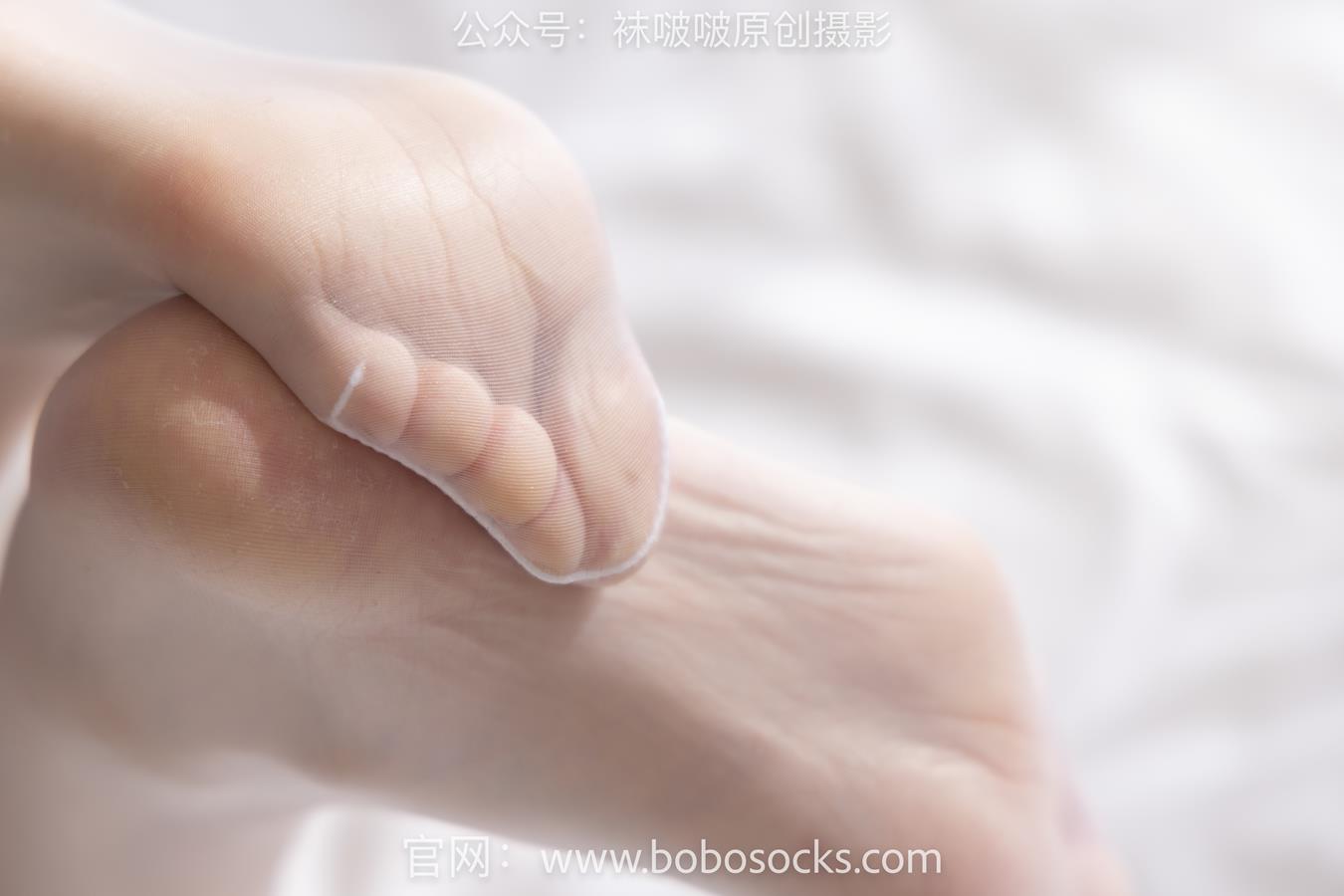 图片[94]-[BoBoSocks袜啵啵]NO.153 小甜豆-华伦天奴高跟鞋、油亮肉丝、油亮白丝、圣诞服[140P] – 速更版-美库