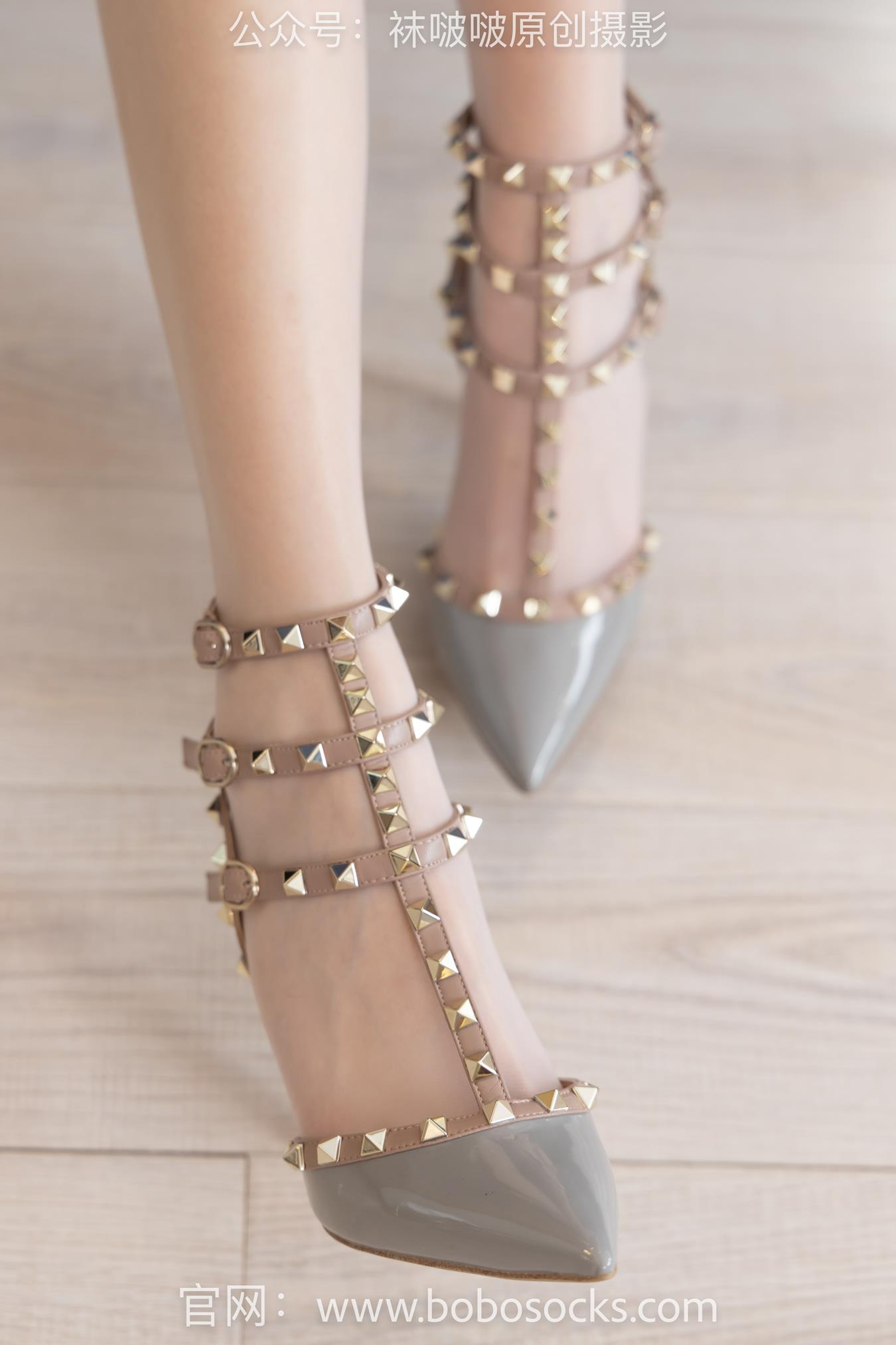 图片[113]-[BoBoSocks袜啵啵]NO.153 小甜豆-华伦天奴高跟鞋、油亮肉丝、油亮白丝、圣诞服[140P] – 速更版-美库