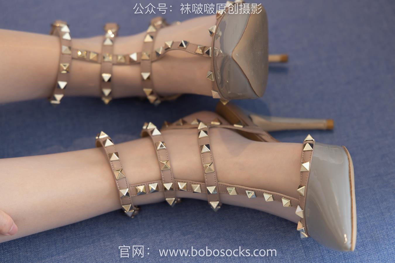 图片[130]-[BoBoSocks袜啵啵]NO.153 小甜豆-华伦天奴高跟鞋、油亮肉丝、油亮白丝、圣诞服[140P] – 速更版-美库