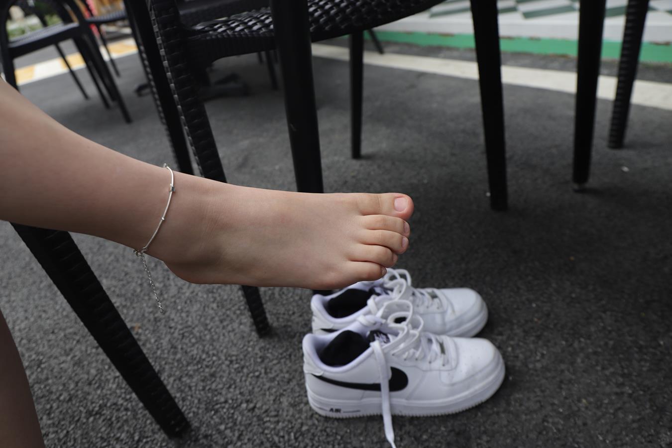 图片[98]-Pary摄影 NO.008 新模琳琳从运动鞋里拿出来的原味小白脚[153P] – 速更版-美库