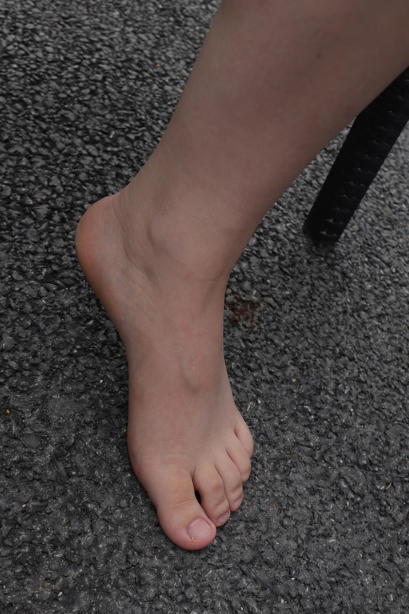 图片[99]-Pary摄影 NO.008 新模琳琳从运动鞋里拿出来的原味小白脚[153P] – 速更版-美库