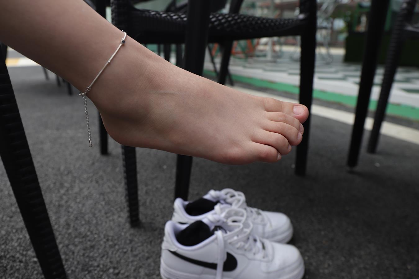 图片[102]-Pary摄影 NO.008 新模琳琳从运动鞋里拿出来的原味小白脚[153P] – 速更版-美库