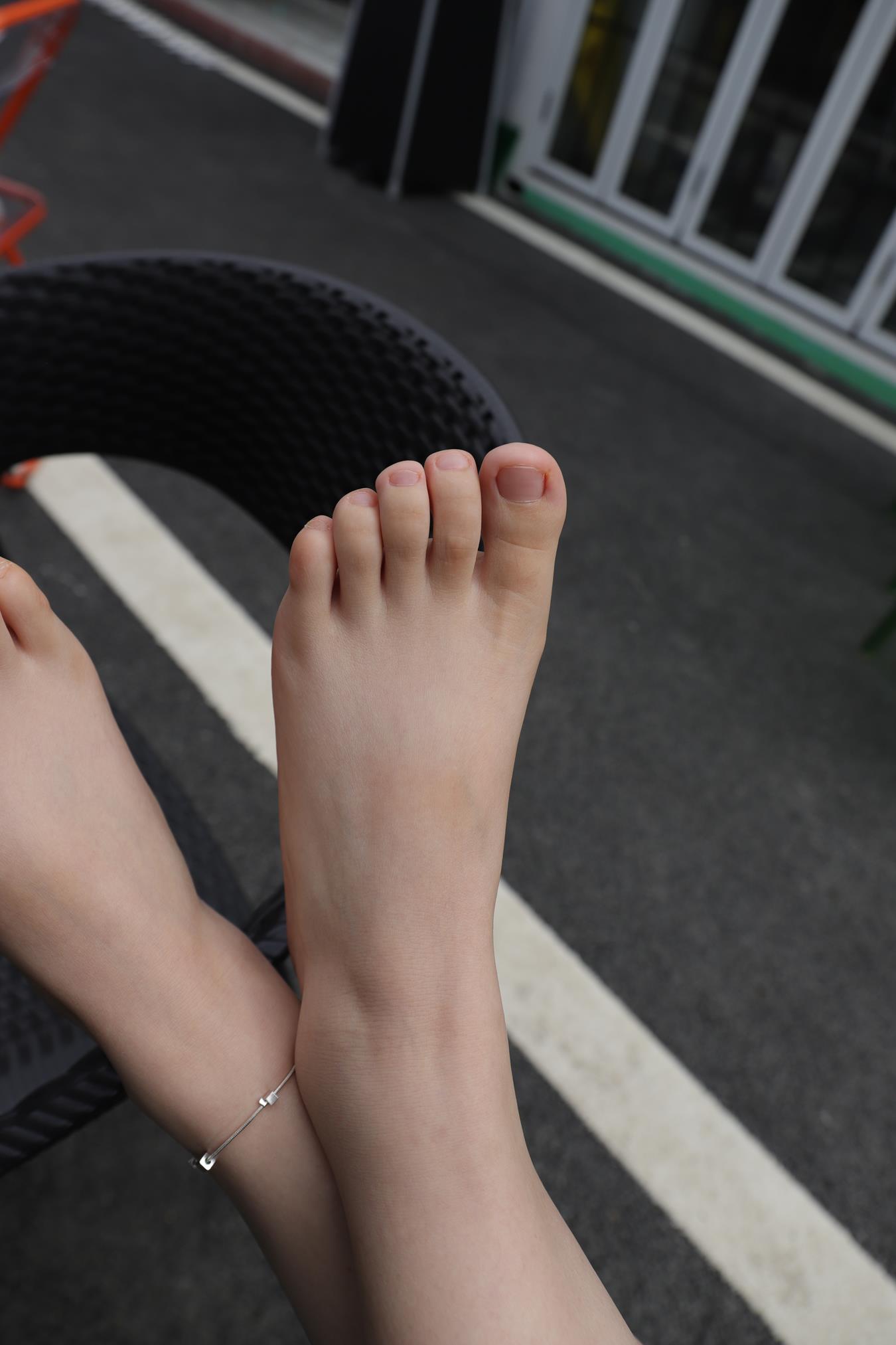 图片[109]-Pary摄影 NO.008 新模琳琳从运动鞋里拿出来的原味小白脚[153P] – 速更版-美库