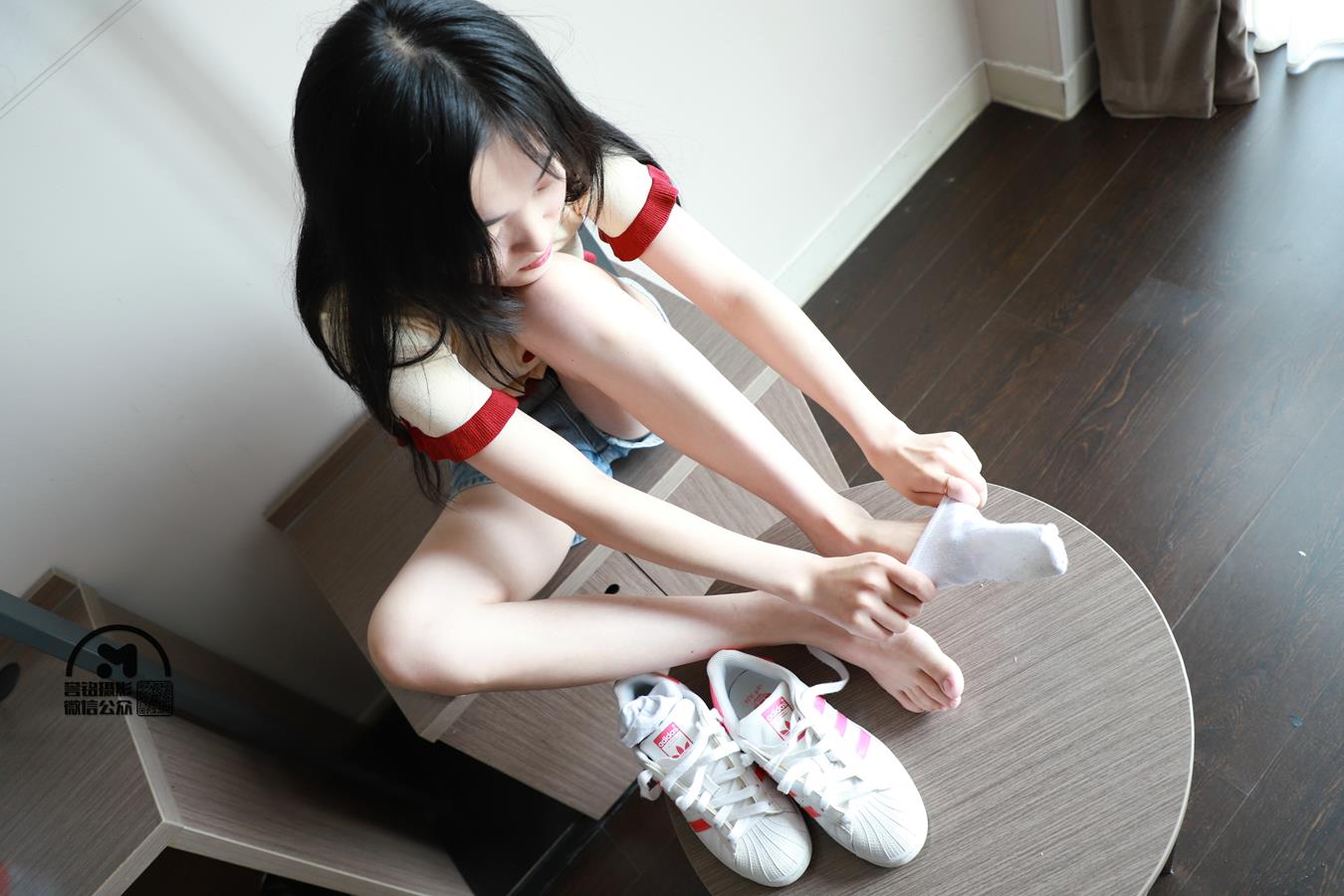 图片[24]-[誉铭传媒]袜足摄影 2021年 第十四期挠脚作品[40P] – 速更版-美库