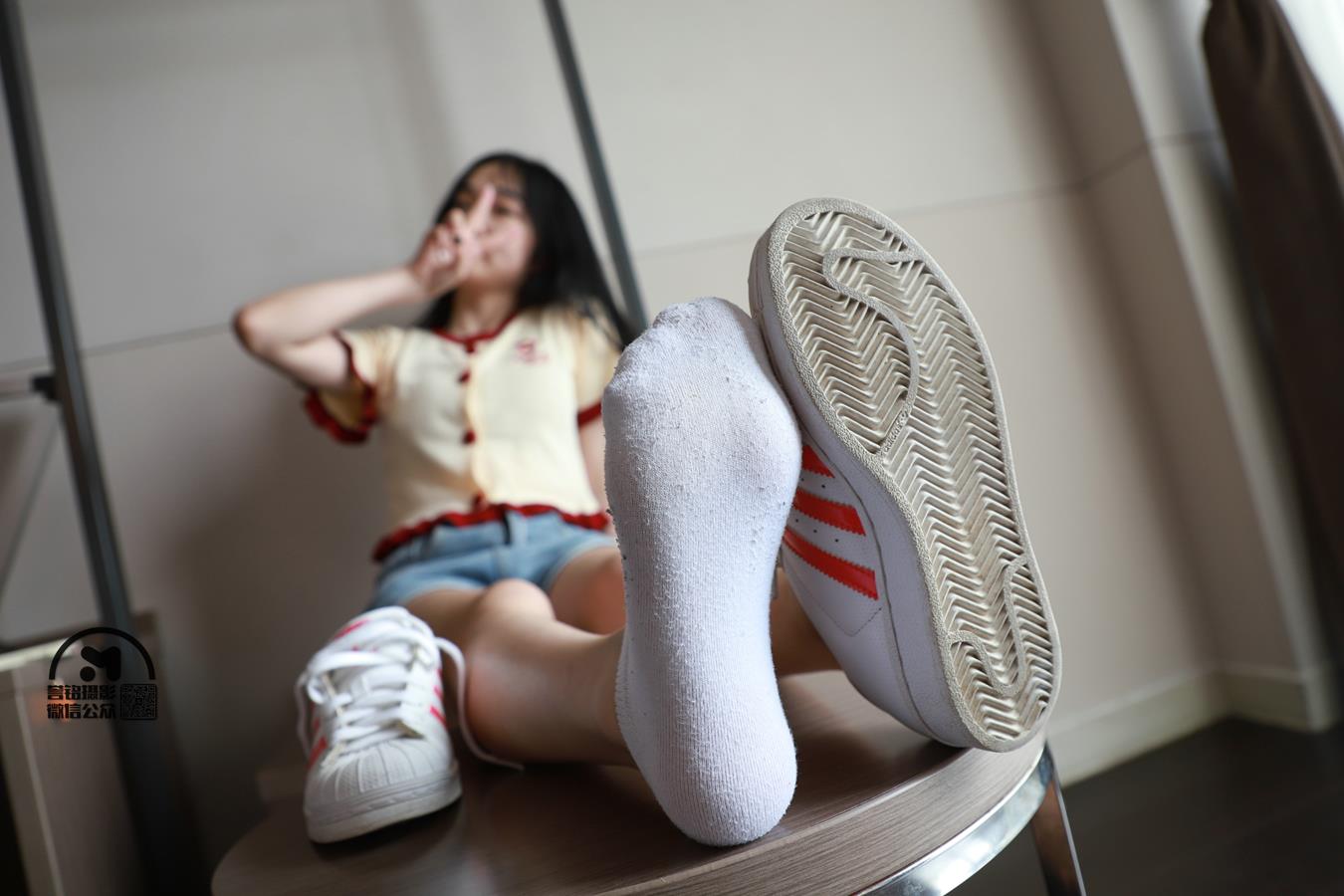 图片[36]-[誉铭传媒]袜足摄影 2021年 第十四期挠脚作品[40P] – 速更版-美库