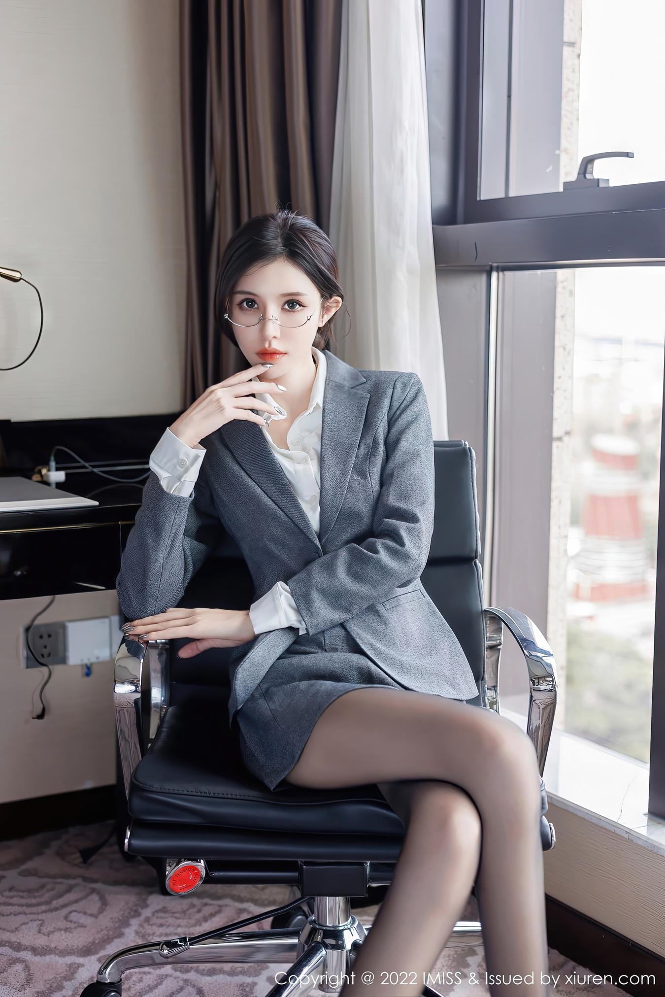 图片[33]-[IMiss爱蜜社]2022.12.06 VOL.708 泥鳅鳅[35+1P] – 速更版-美库