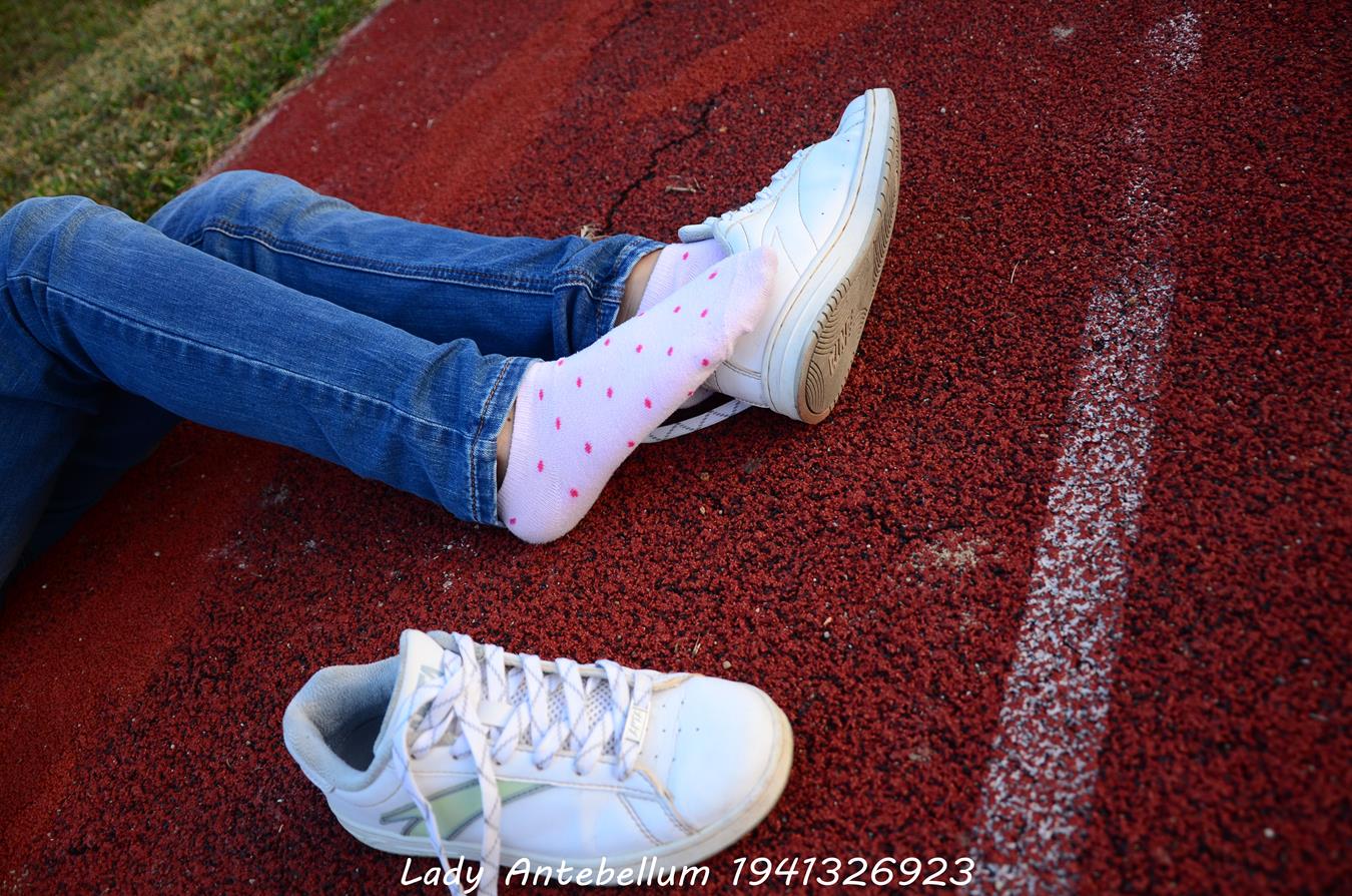 图片[11]-[战前女神] 美腿美足精品摄影套图 003 (1) [84P] – 速更版-美库