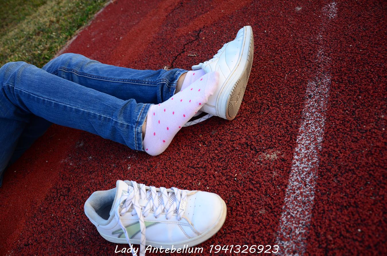 图片[12]-[战前女神] 美腿美足精品摄影套图 003 (1) [84P] – 速更版-美库