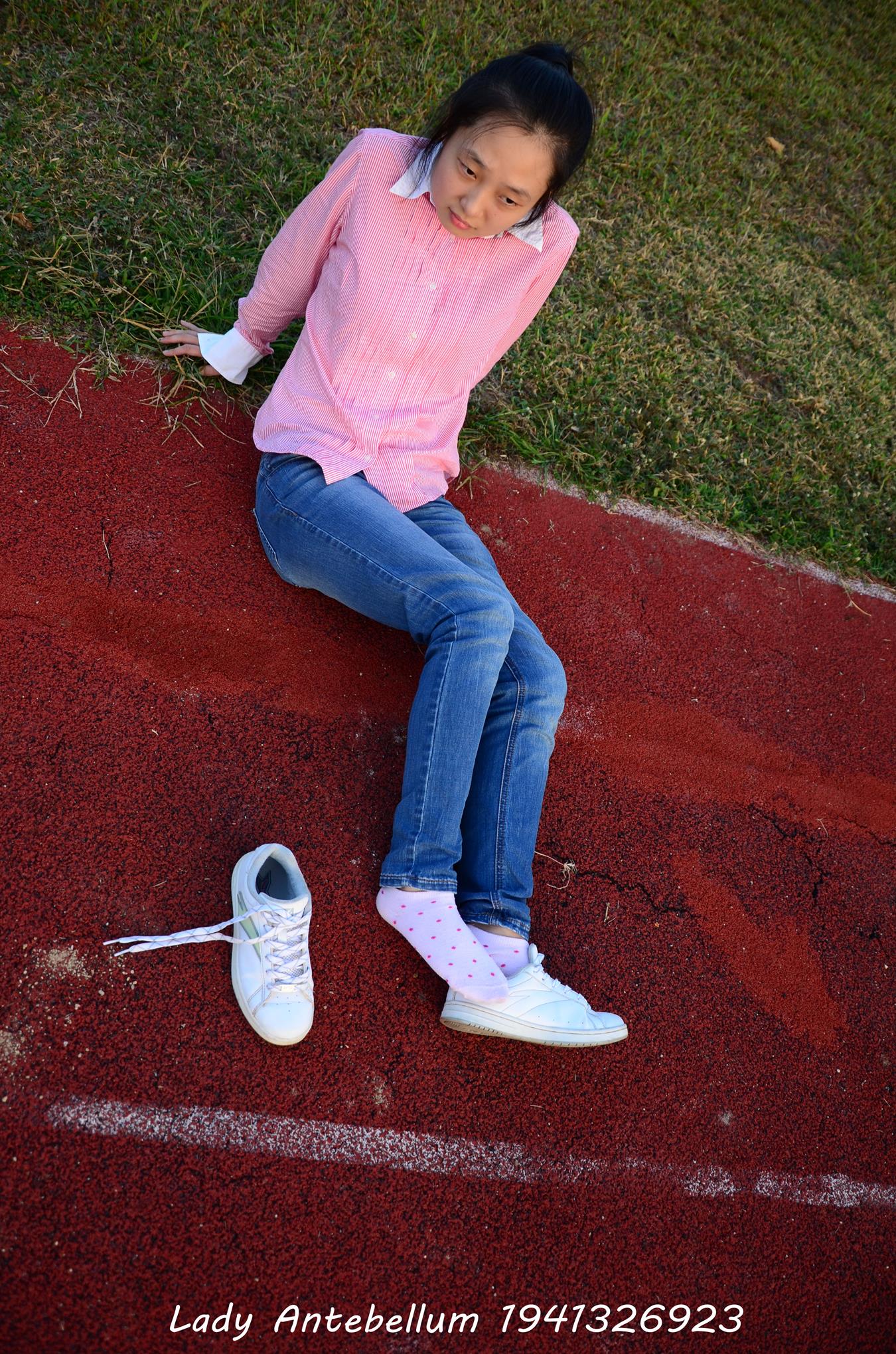 图片[13]-[战前女神] 美腿美足精品摄影套图 003 (1) [84P] – 速更版-美库