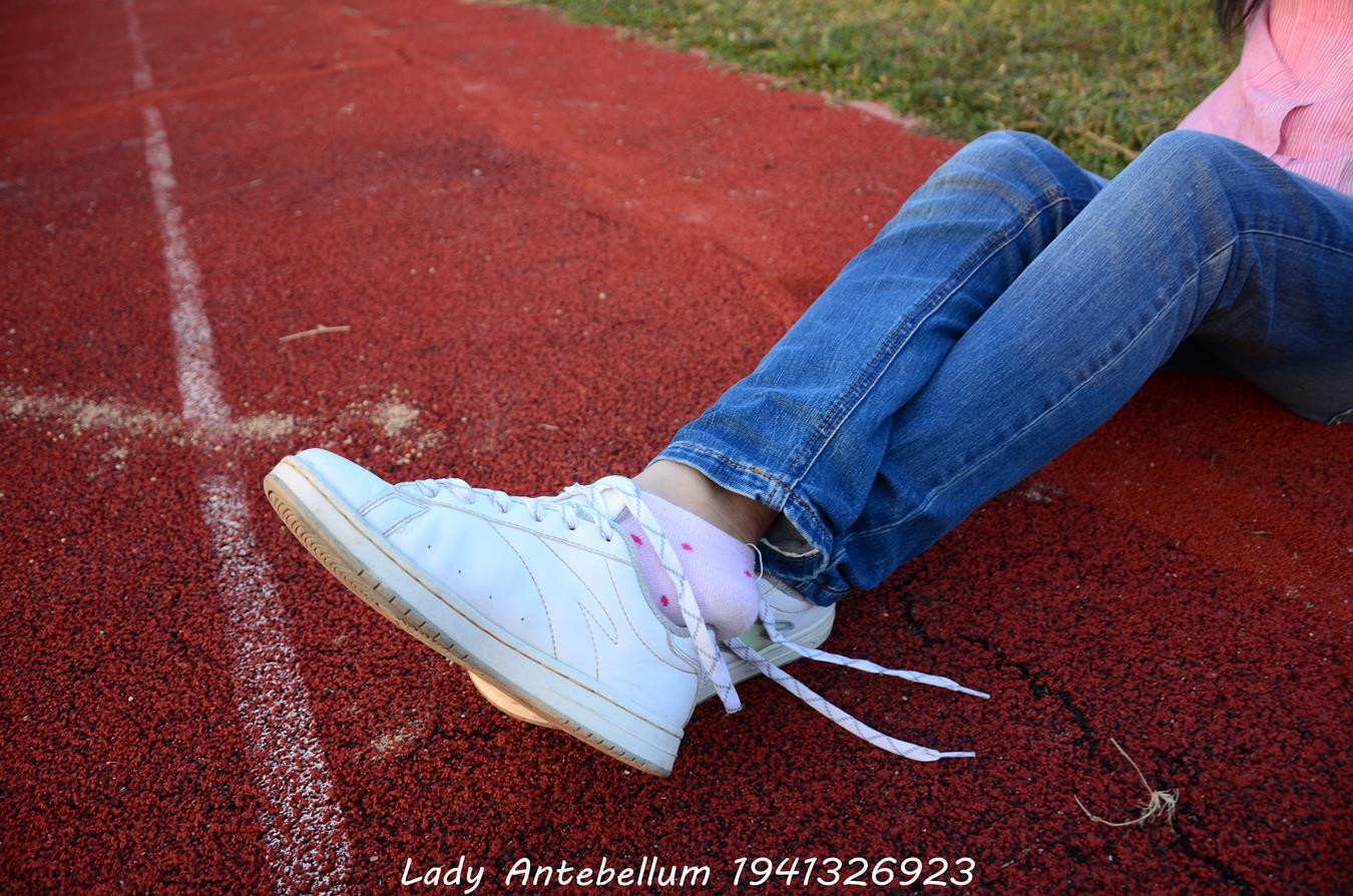 图片[65]-[战前女神] 美腿美足精品摄影套图 003 (1) [84P] – 速更版-美库