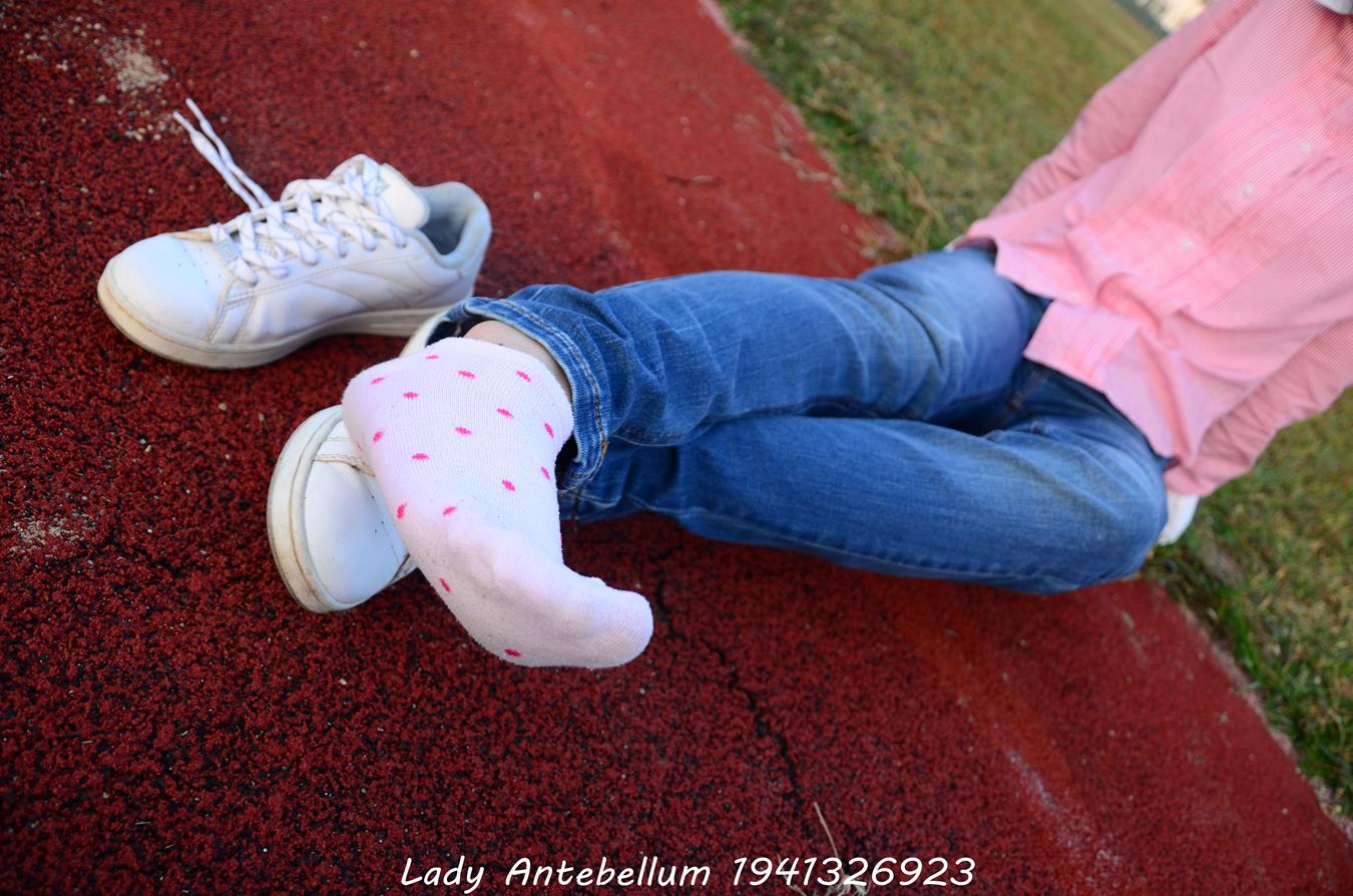 图片[80]-[战前女神] 美腿美足精品摄影套图 003 (1) [84P] – 速更版-美库