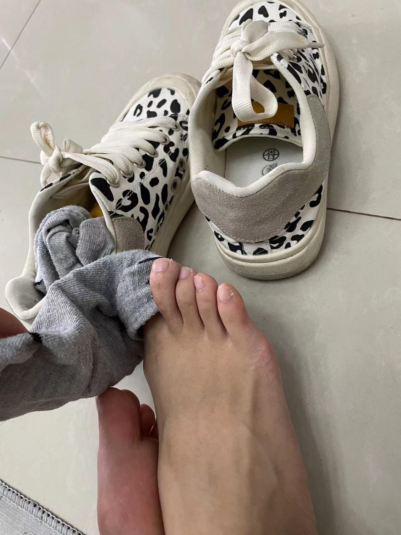 图片[20]-誉铭传媒袜足摄影 2022.10月份整合福利 (2) [66P] – 速更版-美库