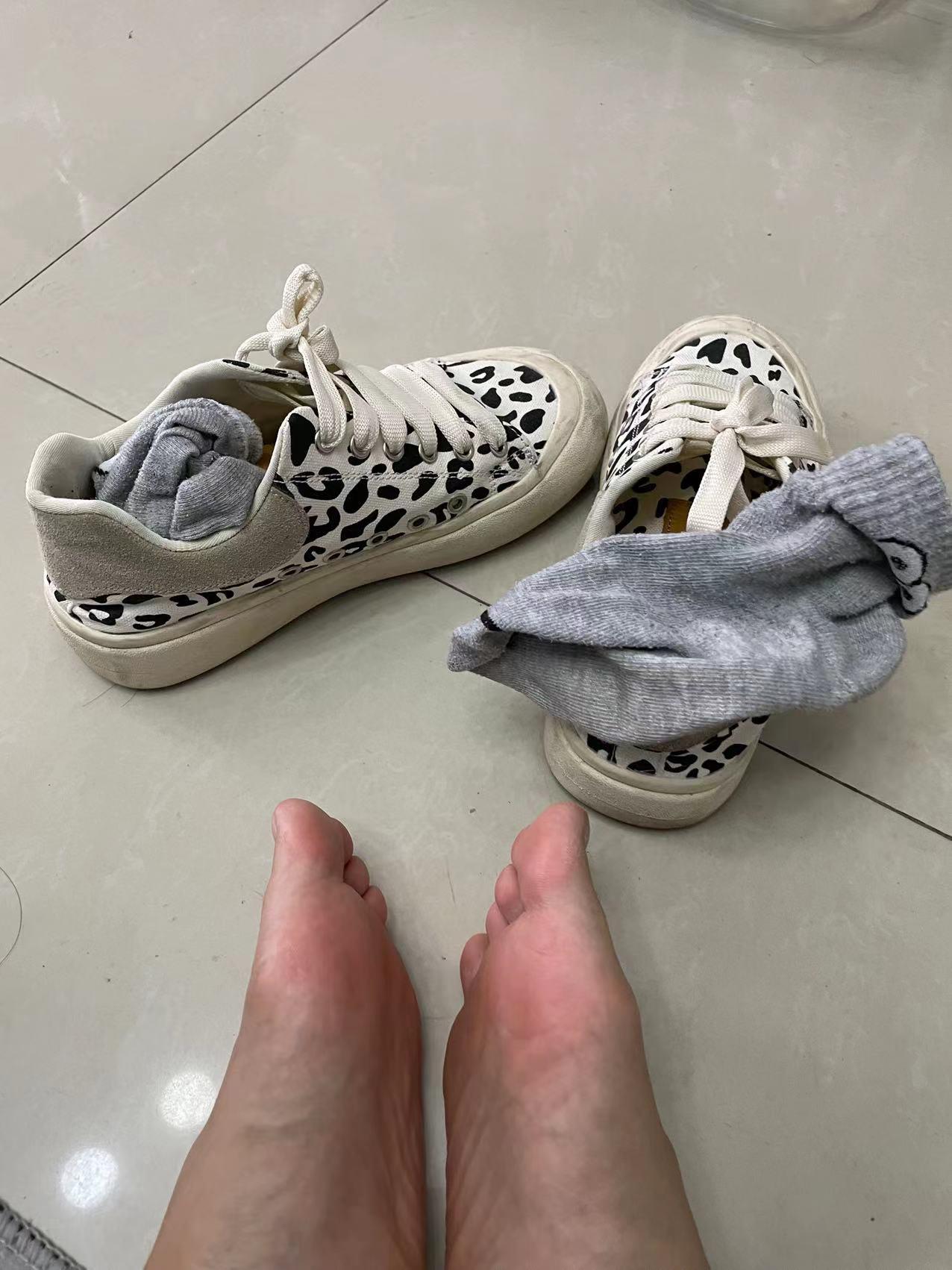 图片[24]-誉铭传媒袜足摄影 2022.10月份整合福利 (2) [66P] – 速更版-美库