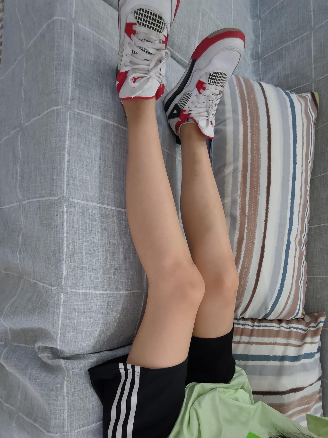 图片[65]-誉铭传媒袜足摄影 2022.10月份整合福利 (2) [66P] – 速更版-美库