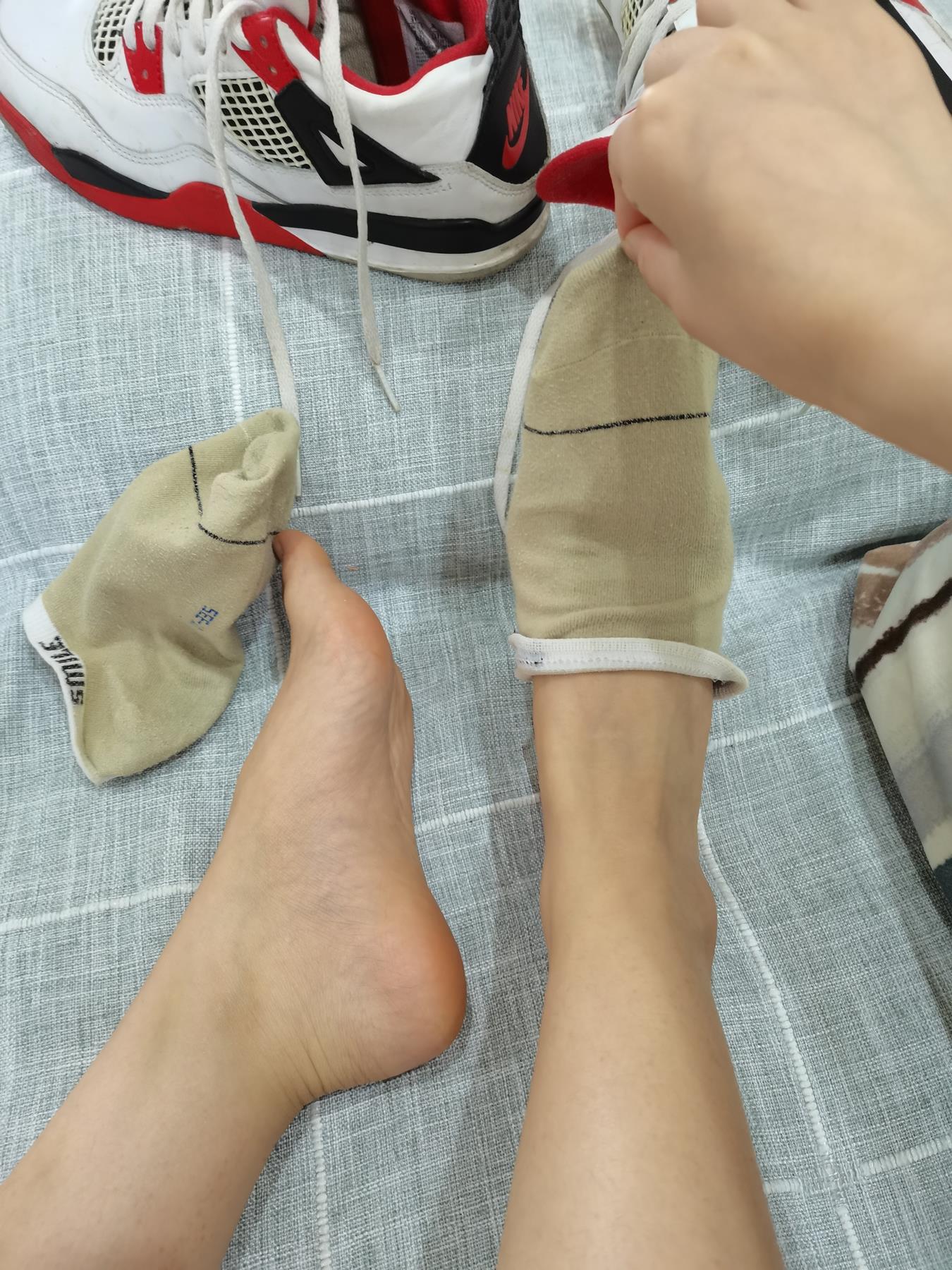 图片[67]-誉铭传媒袜足摄影 2022.10月份整合福利 (2) [66P] – 速更版-美库