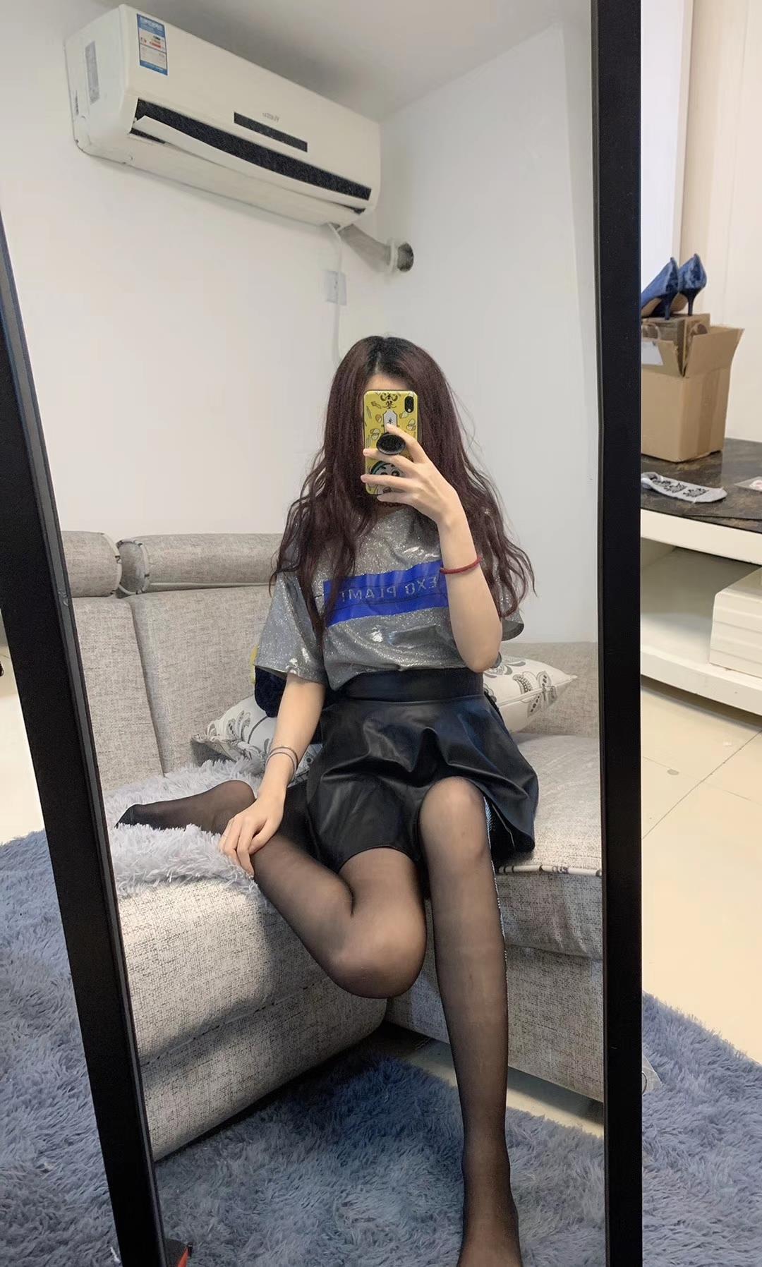 图片[10]-提袜少女微信朋友圈收费资源合集2-1 [120P] – 速更版-美库