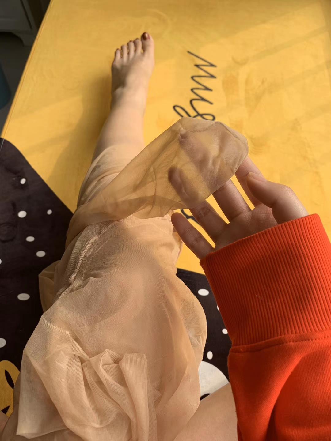 图片[52]-提袜少女微信朋友圈收费资源合集2-1 [120P] – 速更版-美库