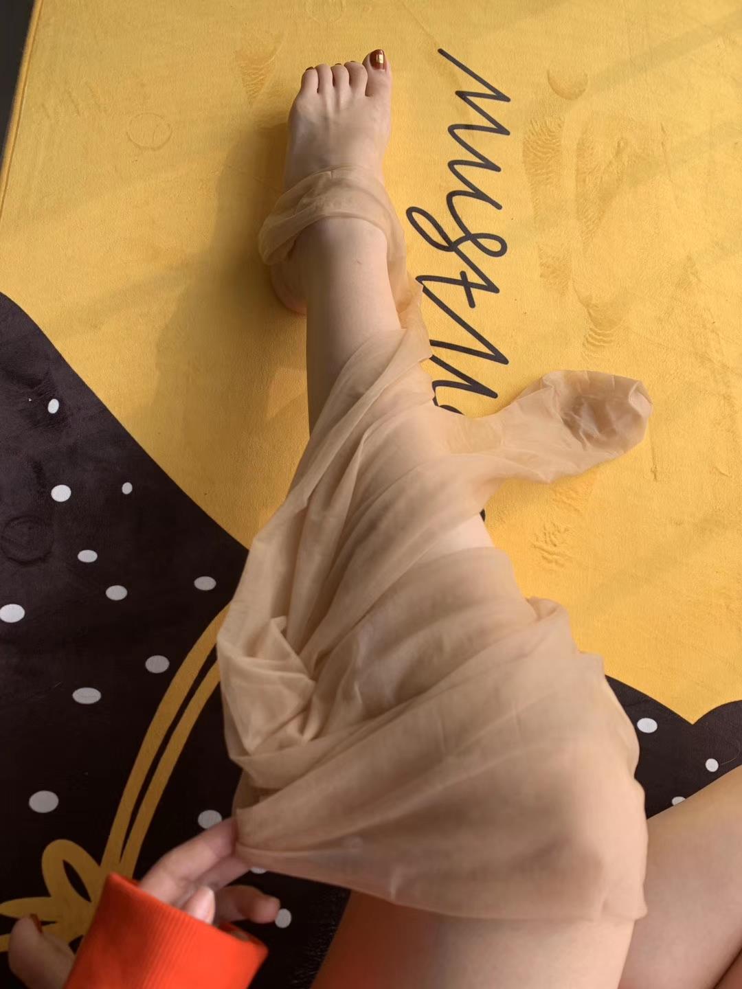 图片[53]-提袜少女微信朋友圈收费资源合集2-1 [120P] – 速更版-美库