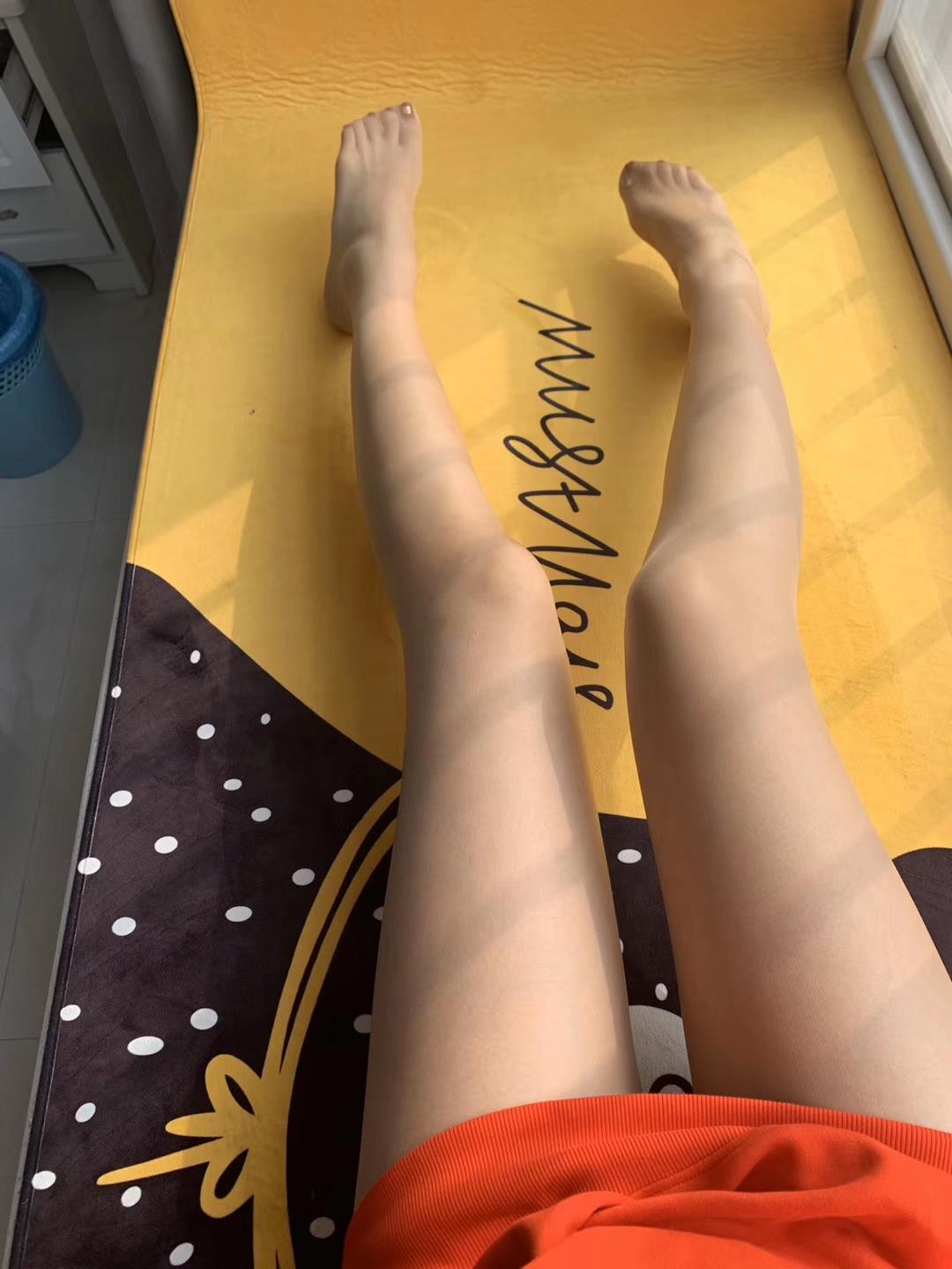 图片[56]-提袜少女微信朋友圈收费资源合集2-1 [120P] – 速更版-美库