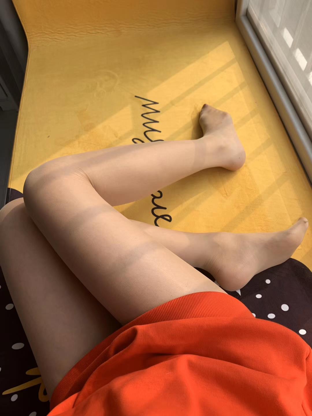 图片[57]-提袜少女微信朋友圈收费资源合集2-1 [120P] – 速更版-美库