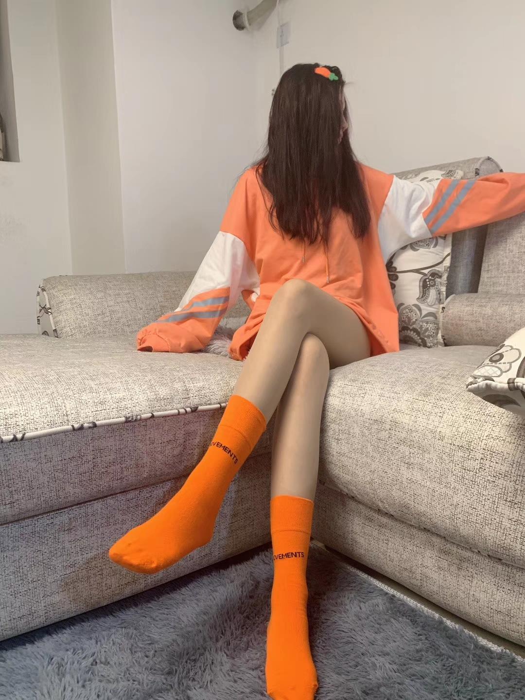 图片[13]-提袜少女微信朋友圈收费资源合集2-2 [159P] – 速更版-美库