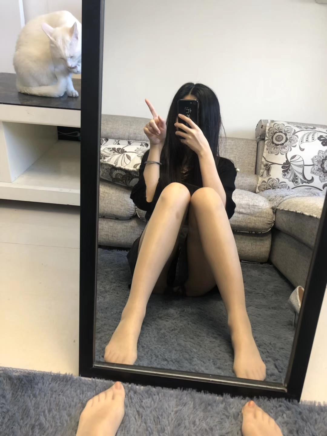 图片[40]-提袜少女微信朋友圈收费资源合集2-2 [159P] – 速更版-美库