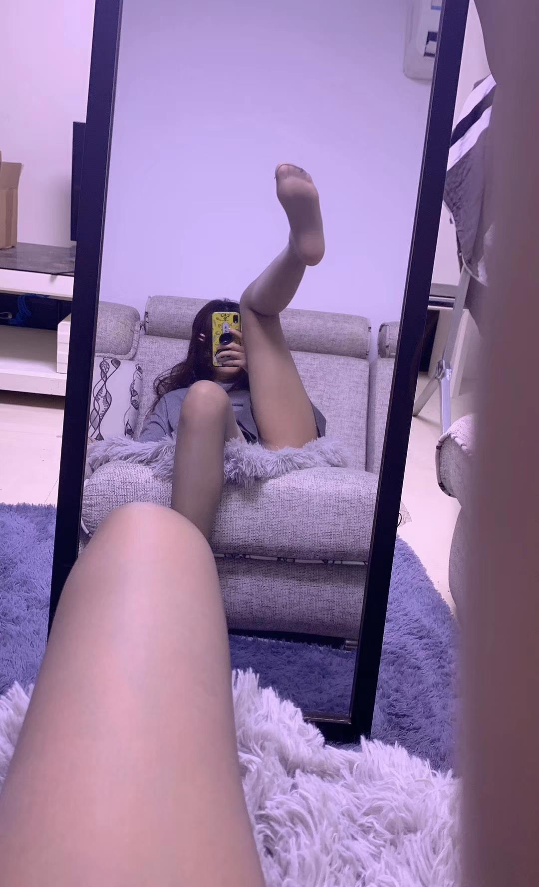 图片[92]-提袜少女微信朋友圈收费资源合集2-1 [120P] – 速更版-美库