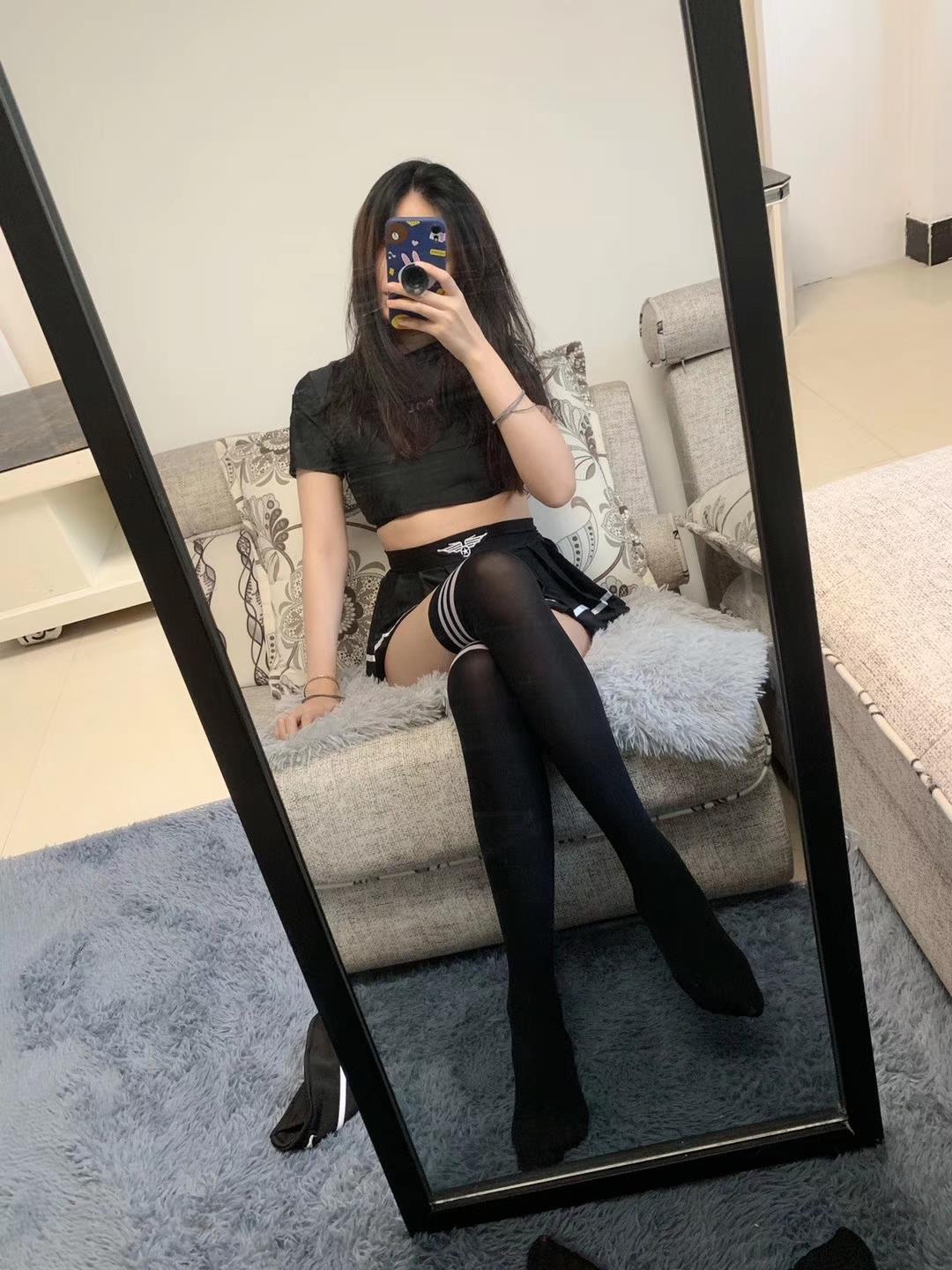 图片[50]-提袜少女微信朋友圈收费资源合集2-2 [159P] – 速更版-美库