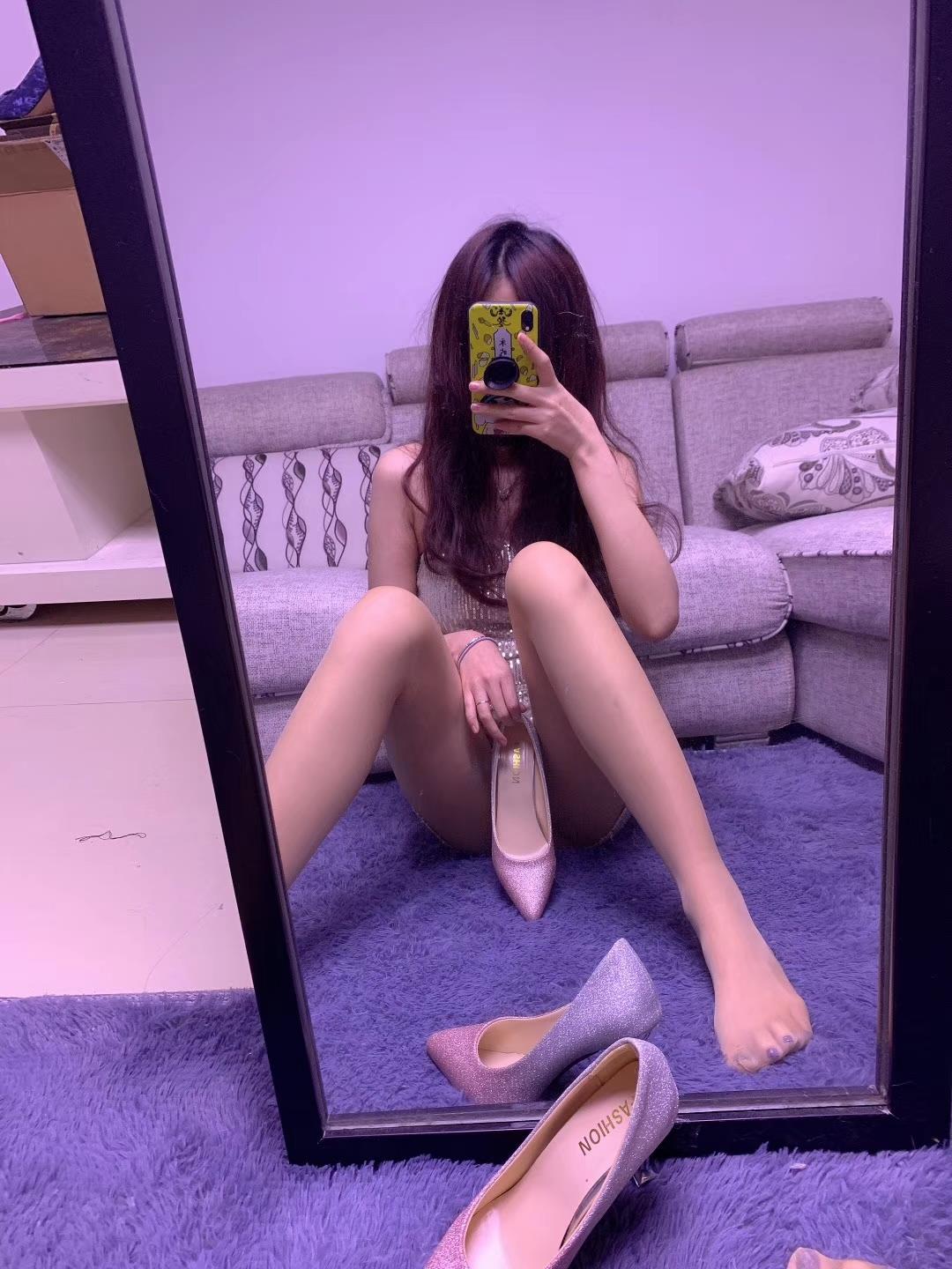 图片[102]-提袜少女微信朋友圈收费资源合集2-1 [120P] – 速更版-美库