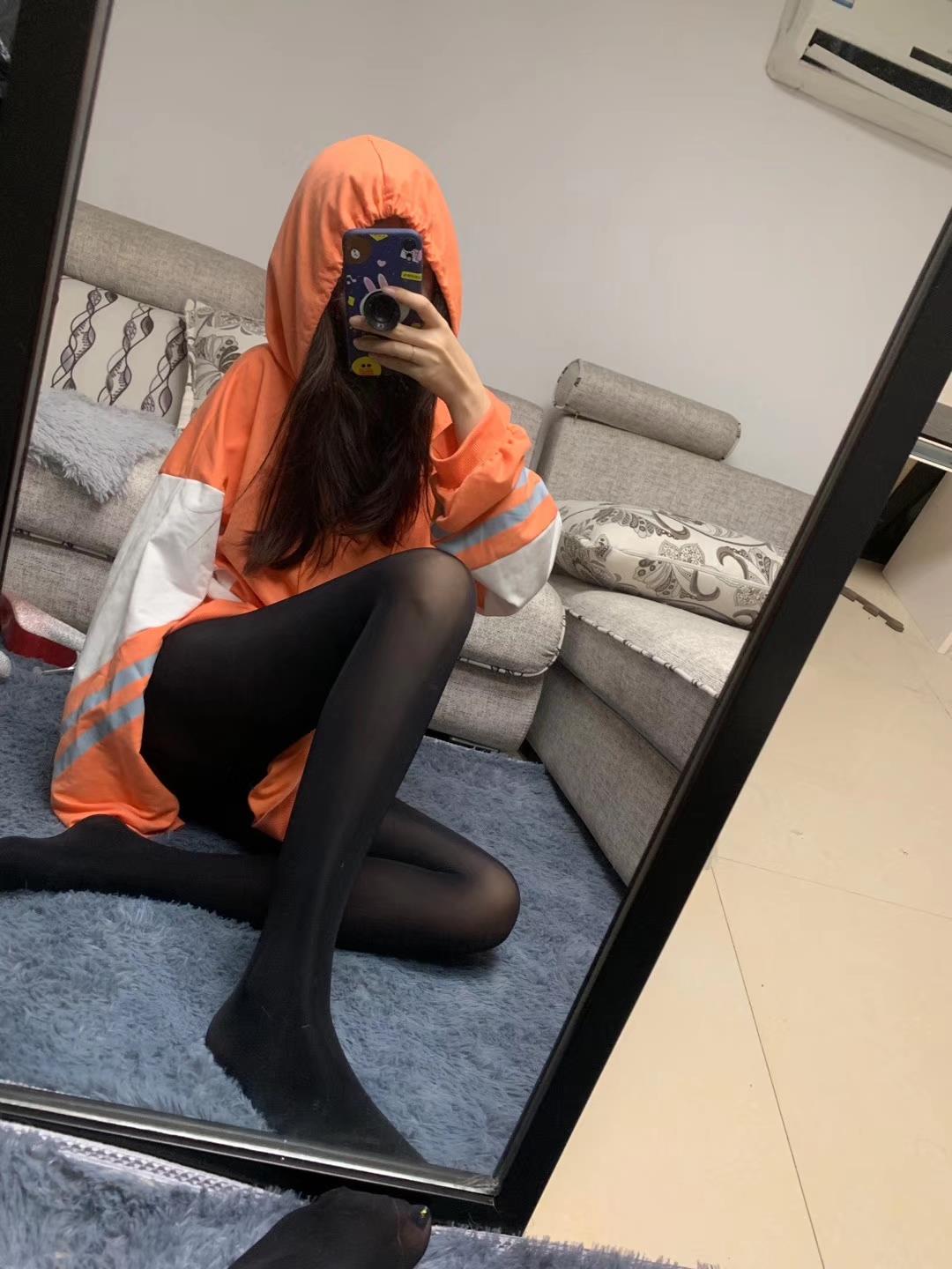 图片[61]-提袜少女微信朋友圈收费资源合集2-2 [159P] – 速更版-美库