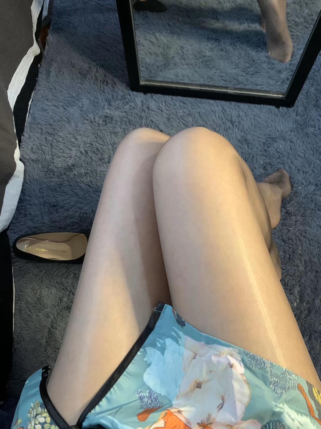 图片[21]-提袜少女微信朋友圈收费资源合集2-4 [128P] – 速更版-美库