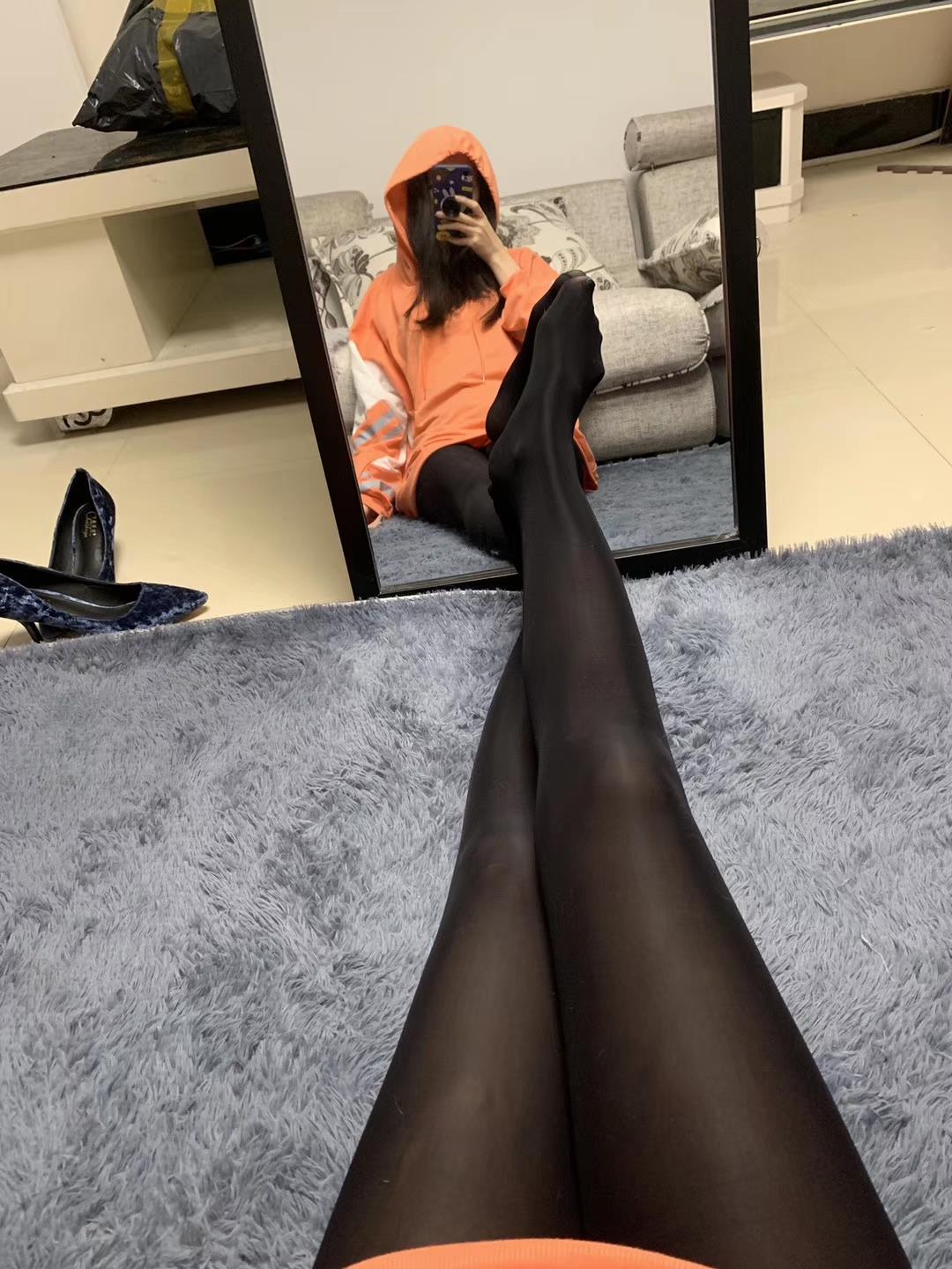 图片[65]-提袜少女微信朋友圈收费资源合集2-2 [159P] – 速更版-美库