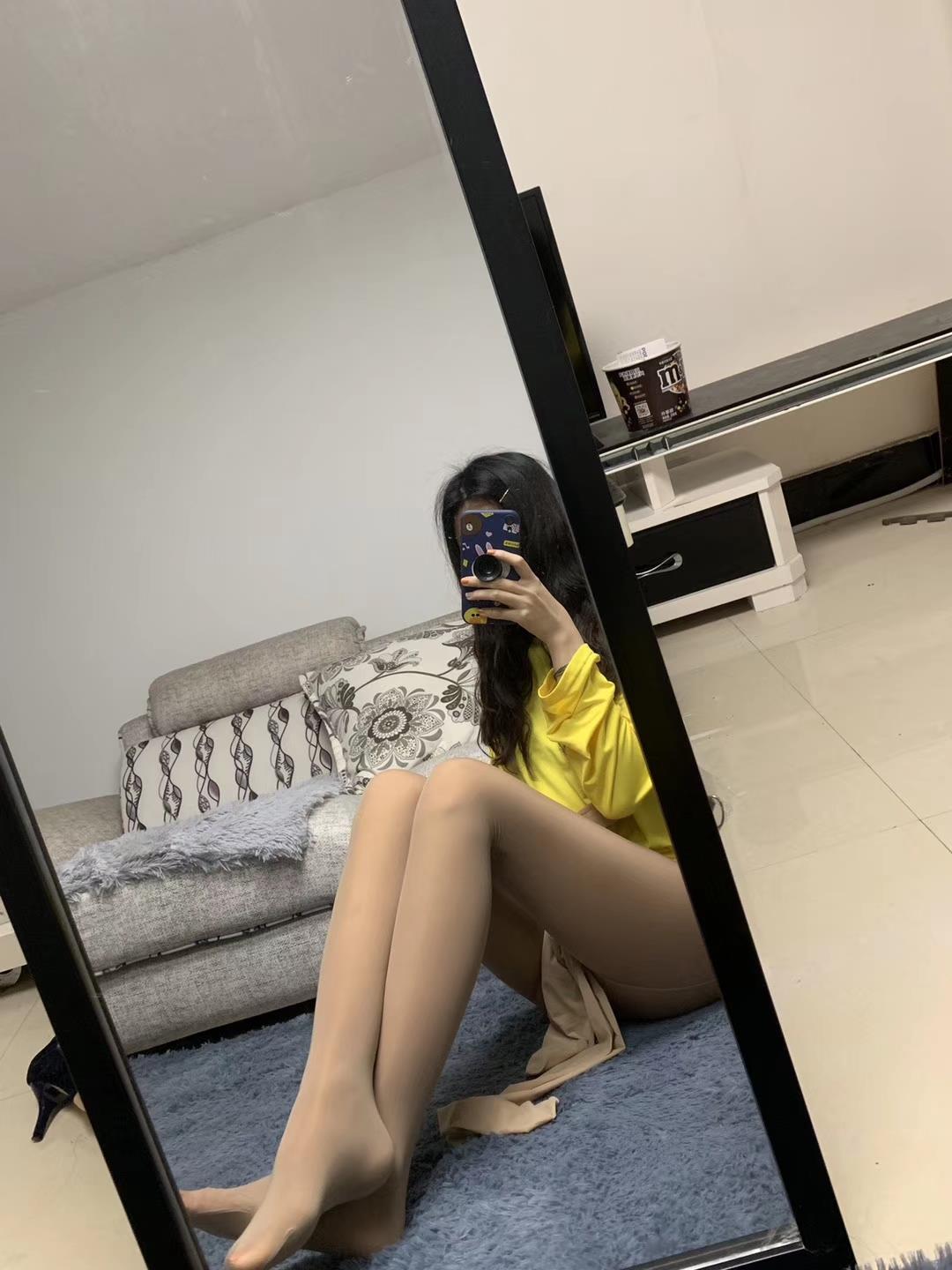 图片[70]-提袜少女微信朋友圈收费资源合集2-2 [159P] – 速更版-美库