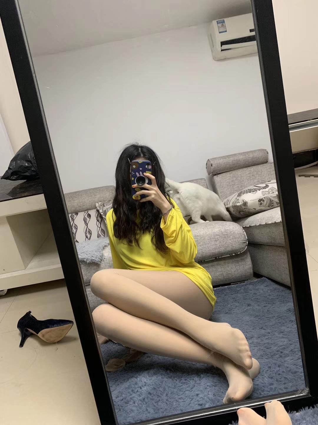 图片[73]-提袜少女微信朋友圈收费资源合集2-2 [159P] – 速更版-美库