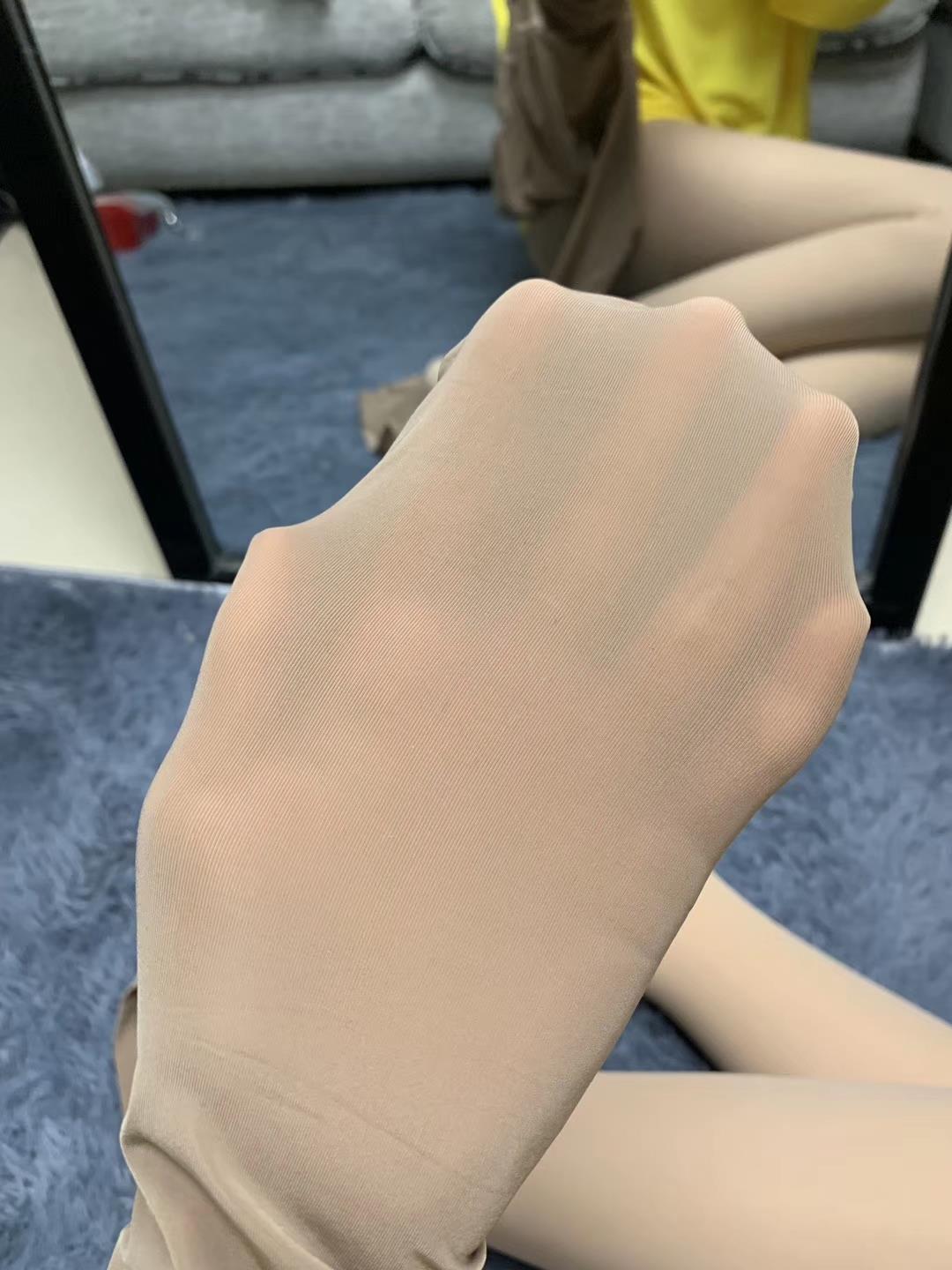 图片[75]-提袜少女微信朋友圈收费资源合集2-2 [159P] – 速更版-美库