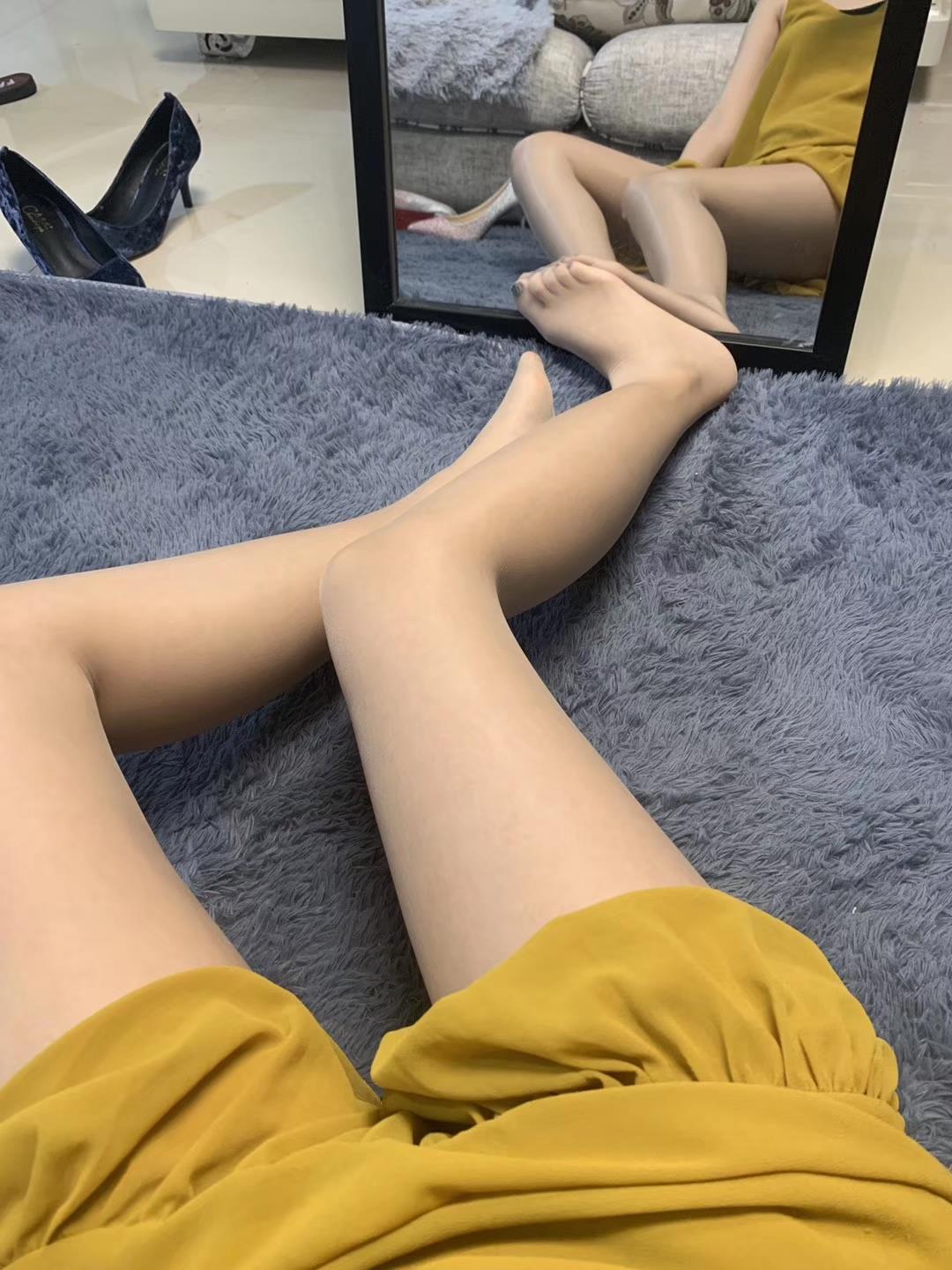 图片[81]-提袜少女微信朋友圈收费资源合集2-2 [159P] – 速更版-美库