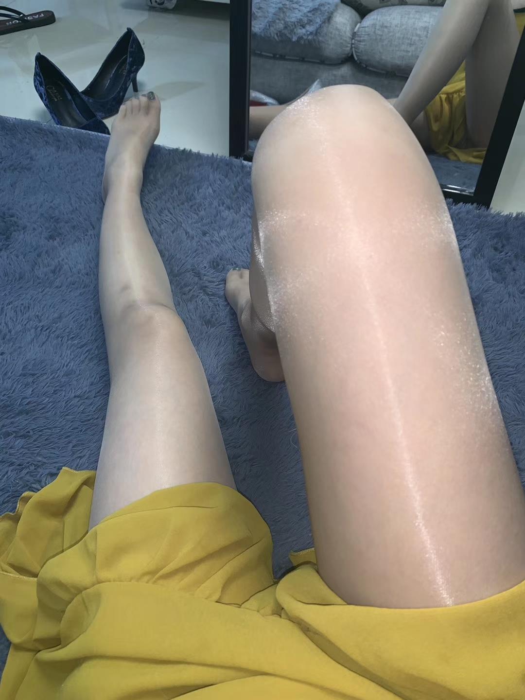 图片[82]-提袜少女微信朋友圈收费资源合集2-2 [159P] – 速更版-美库