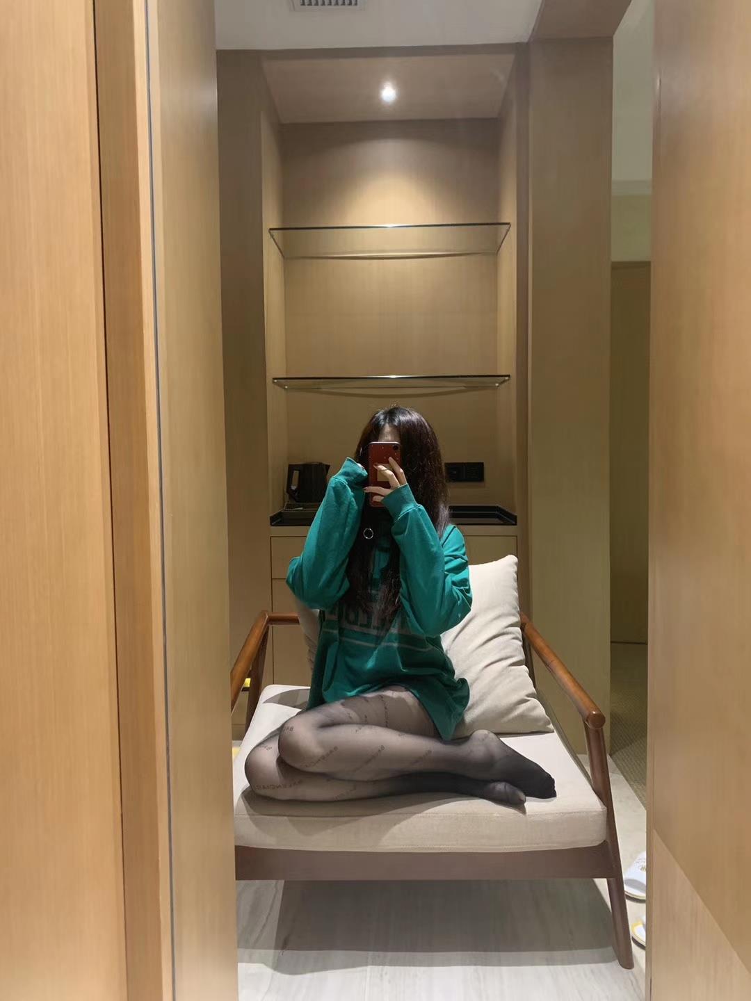 图片[77]-提袜少女微信朋友圈收费资源合集2-3 [128P] – 速更版-美库