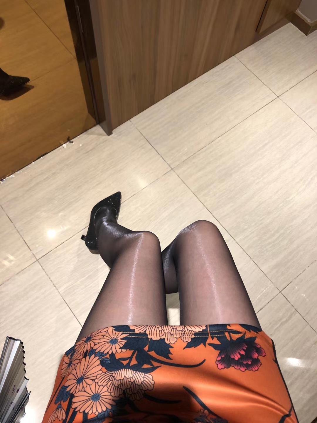 图片[56]-提袜少女微信朋友圈收费资源合集2-4 [128P] – 速更版-美库