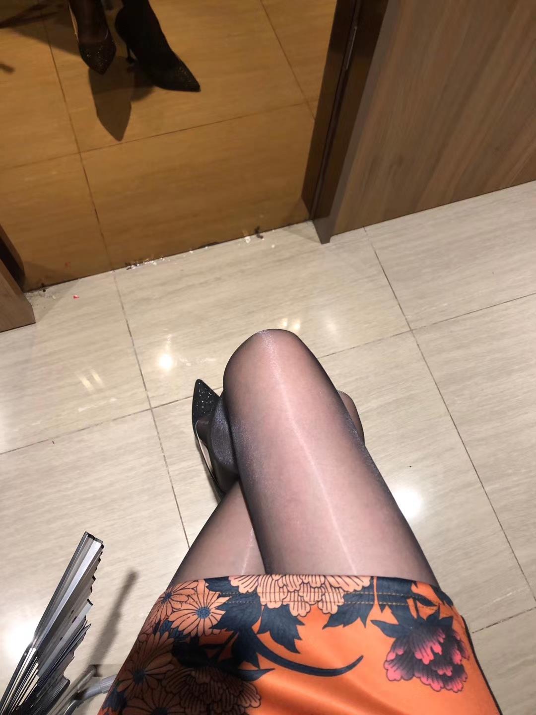 图片[57]-提袜少女微信朋友圈收费资源合集2-4 [128P] – 速更版-美库