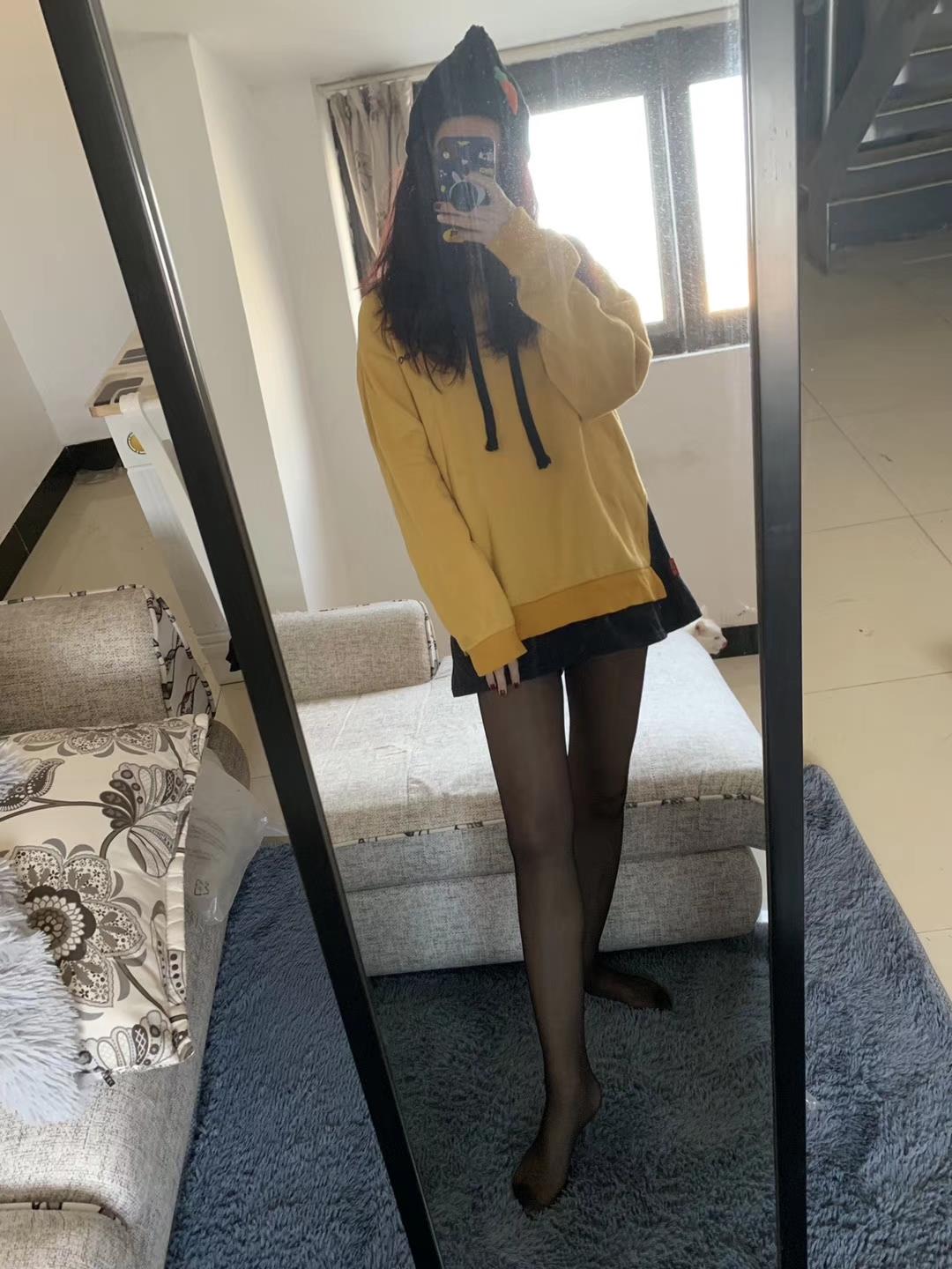 图片[107]-提袜少女微信朋友圈收费资源合集2-2 [159P] – 速更版-美库